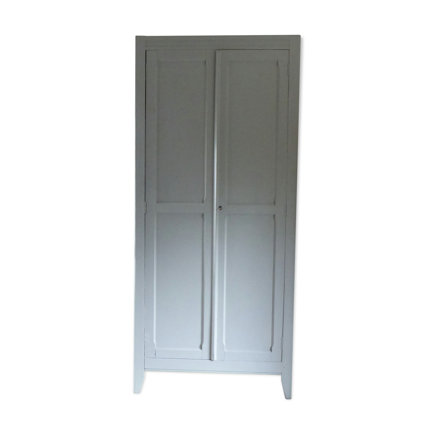 Armoire parisienne