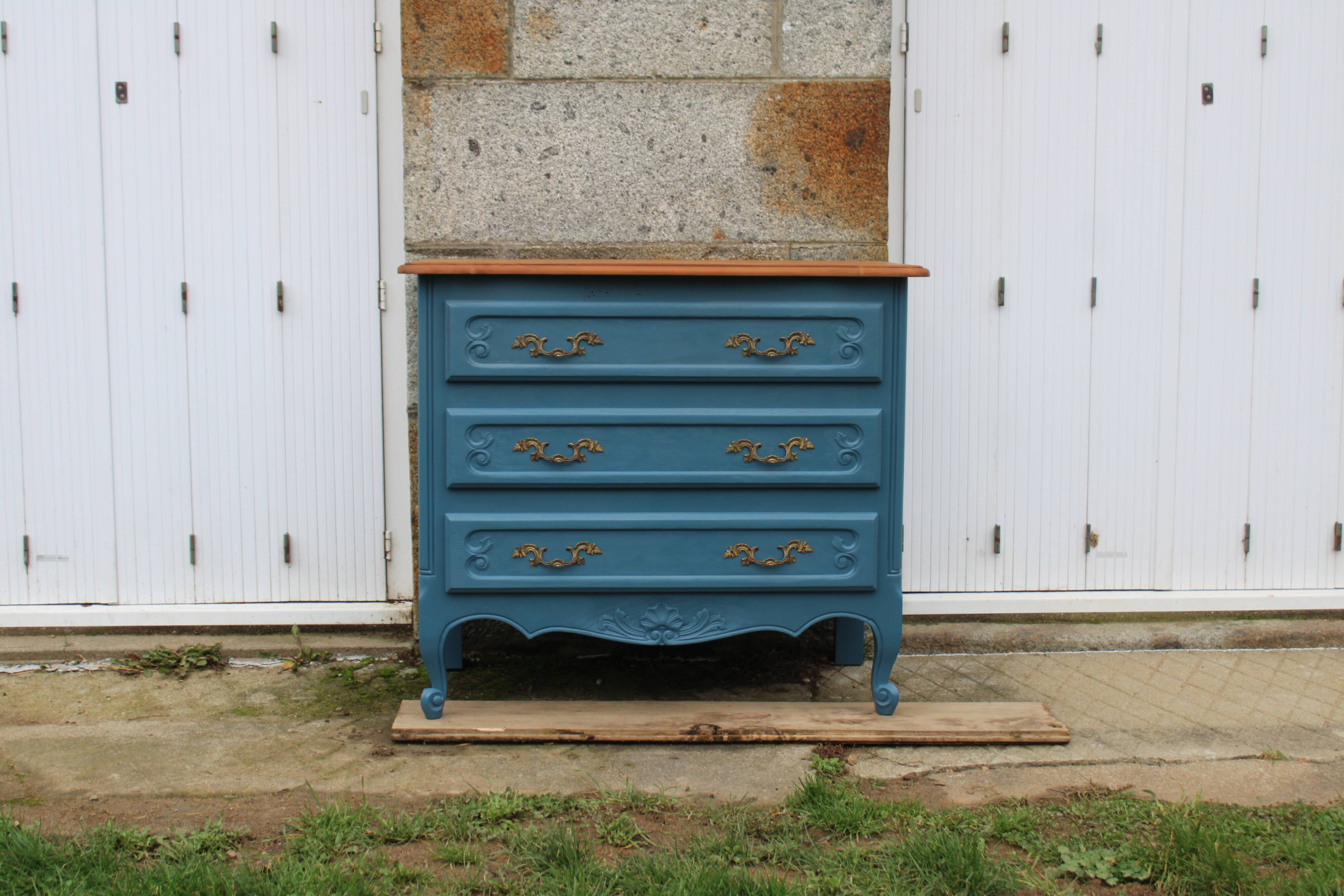 Commode ancienne rénovée bleu – plateau bois – 3 tiroirs