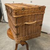 Wicker trunk