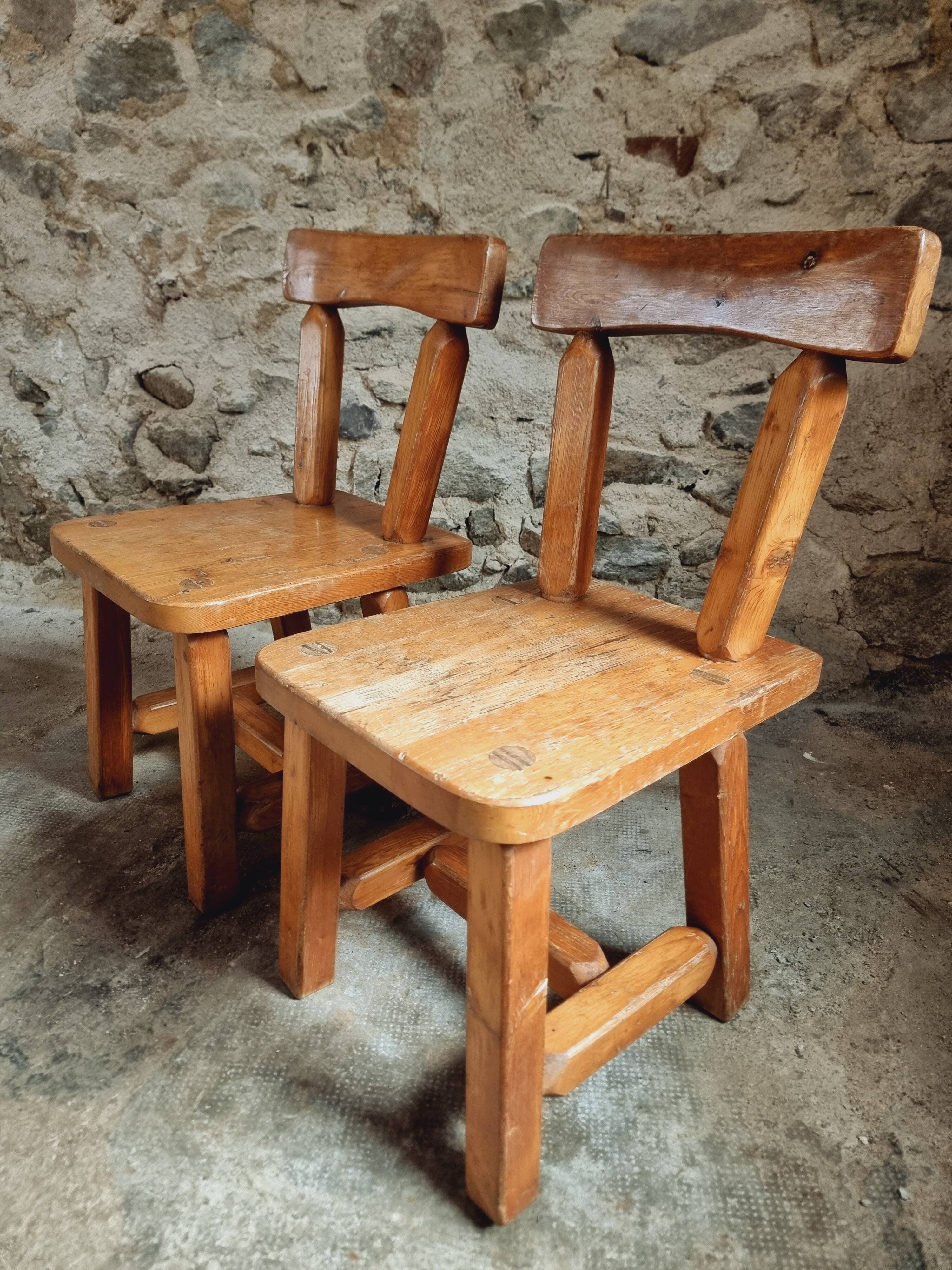 Pair of Canadian Brutalist Pine Chairs – Rustic Design from the 1970s