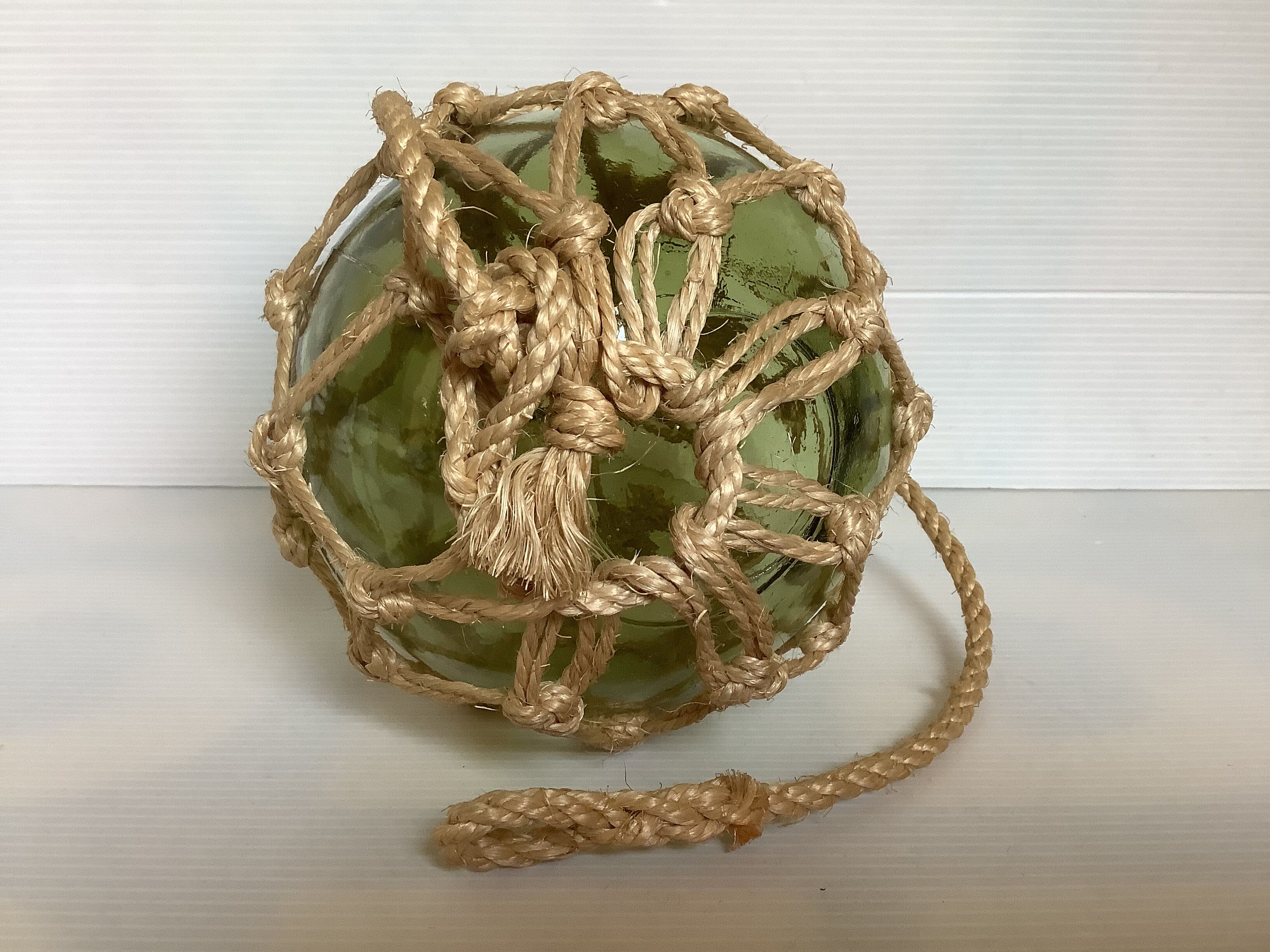 Sailor's ball in float glass