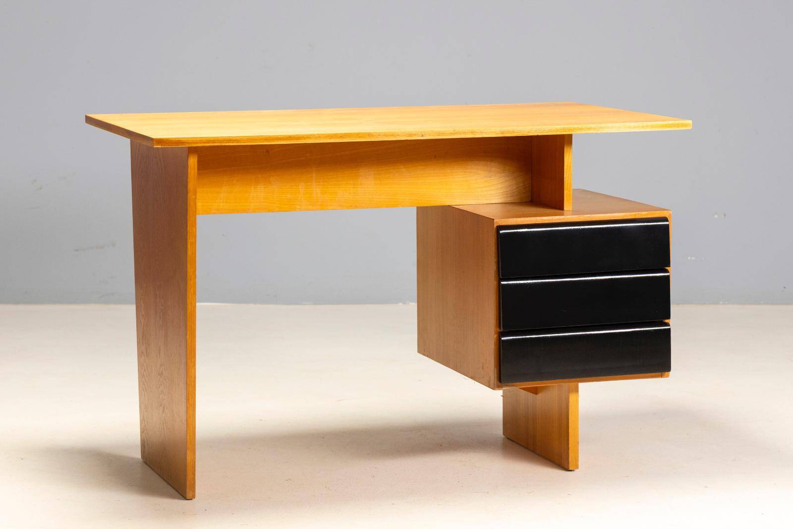 Writing desk by Bohumil Lansman, mid-century, 1950s–1960s, Czechoslovakia, wooden desk.