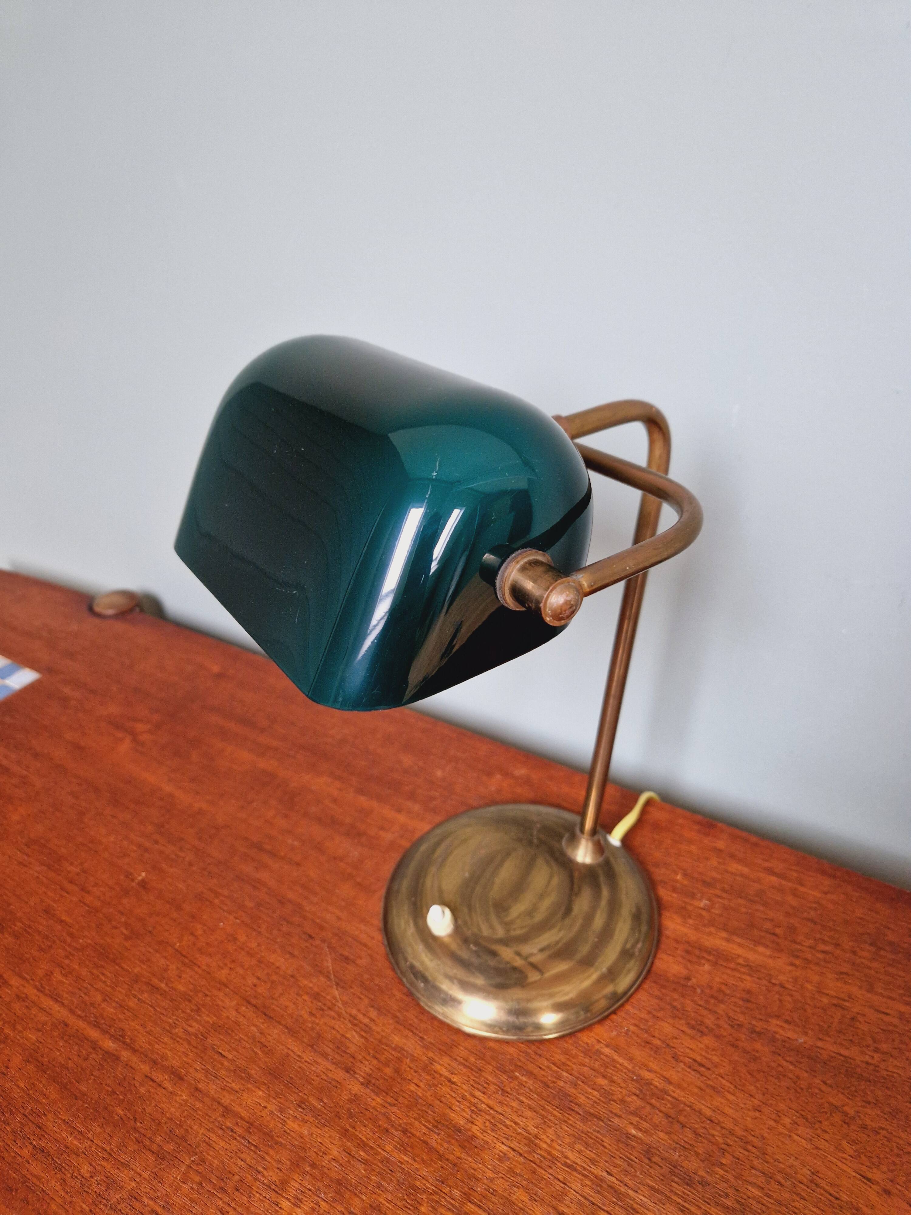 Banker's lamp in brass and green opaline, 1930s
