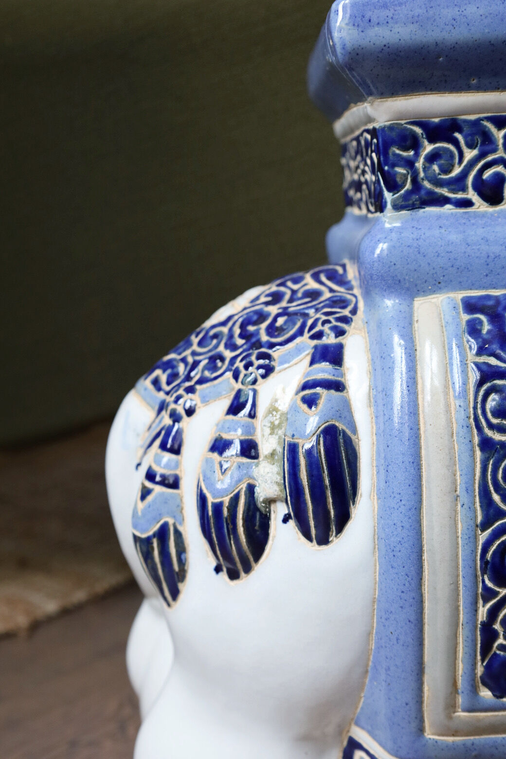 Éléphant en céramique porte plante