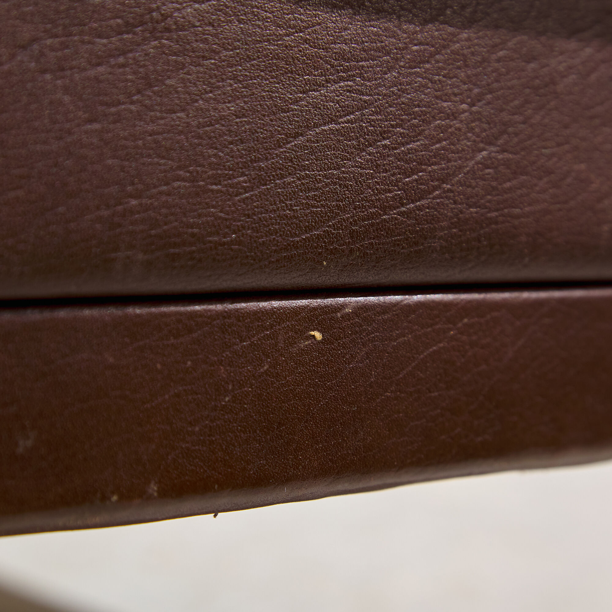 Three-seater leather sofa