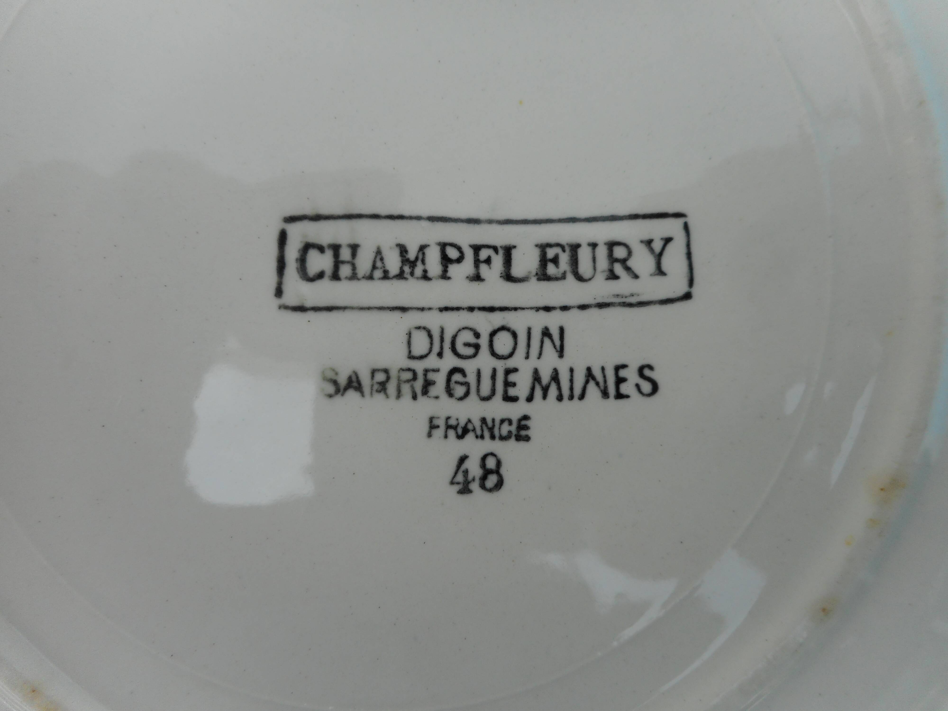 Set of six hollow plates "cap" in earthenware