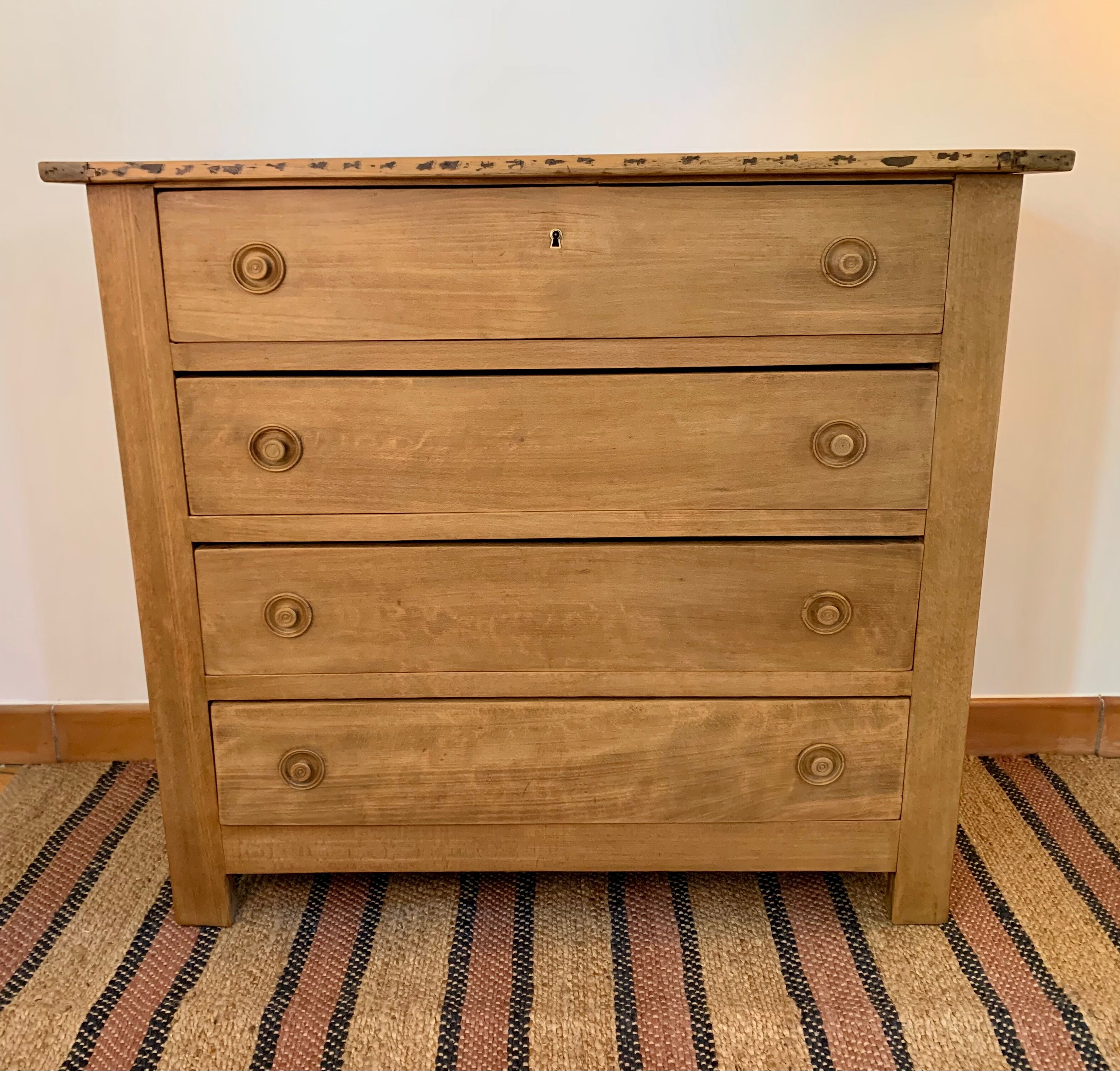 Chest of drawers