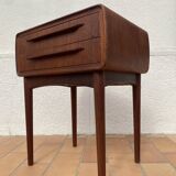 Vintage Scandinavian design bedside table in teak by the Danish Andersen.