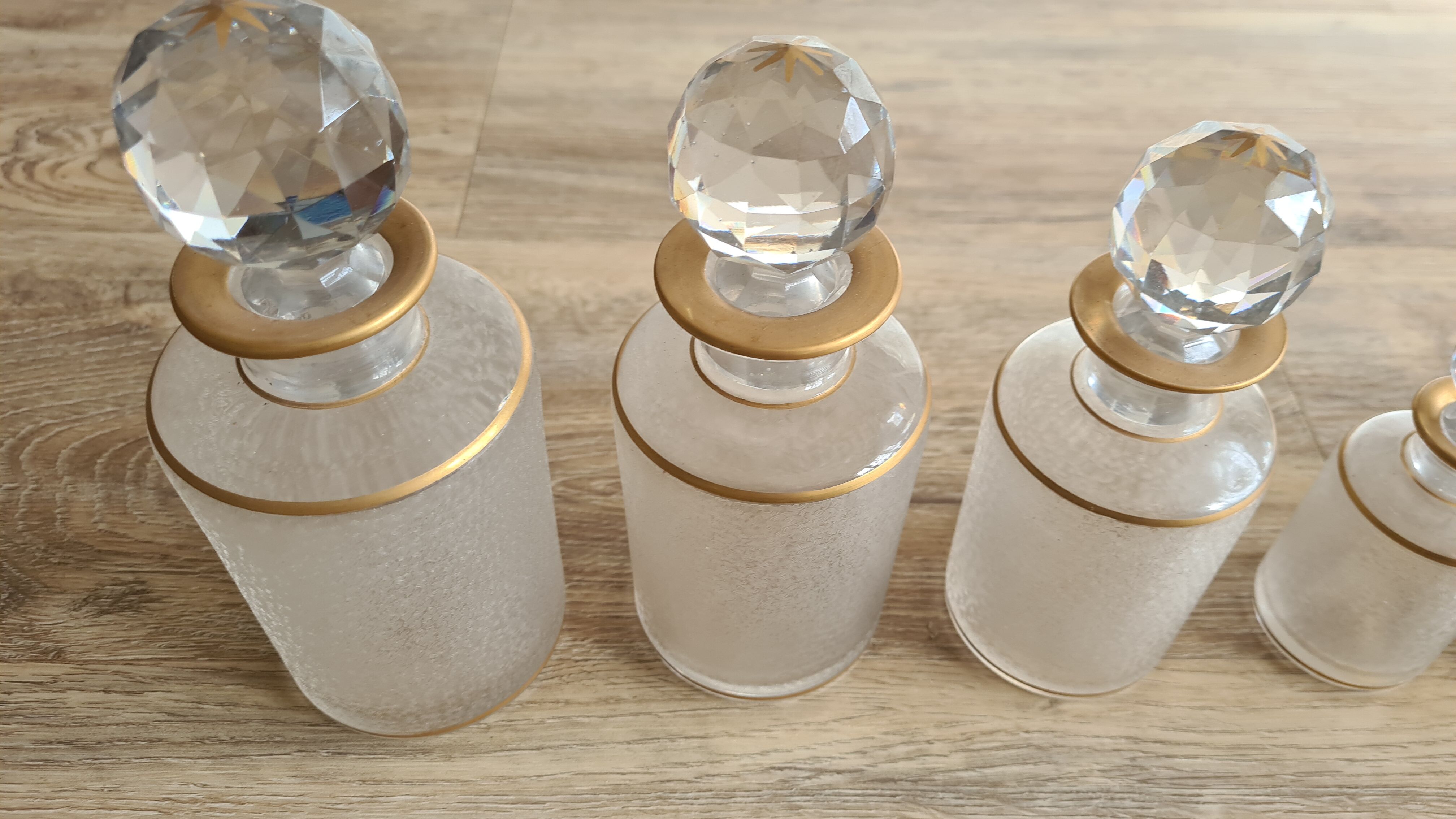 Lot 6 precious old glass bottles with Art Deco gilding La Samaritaine / vintage