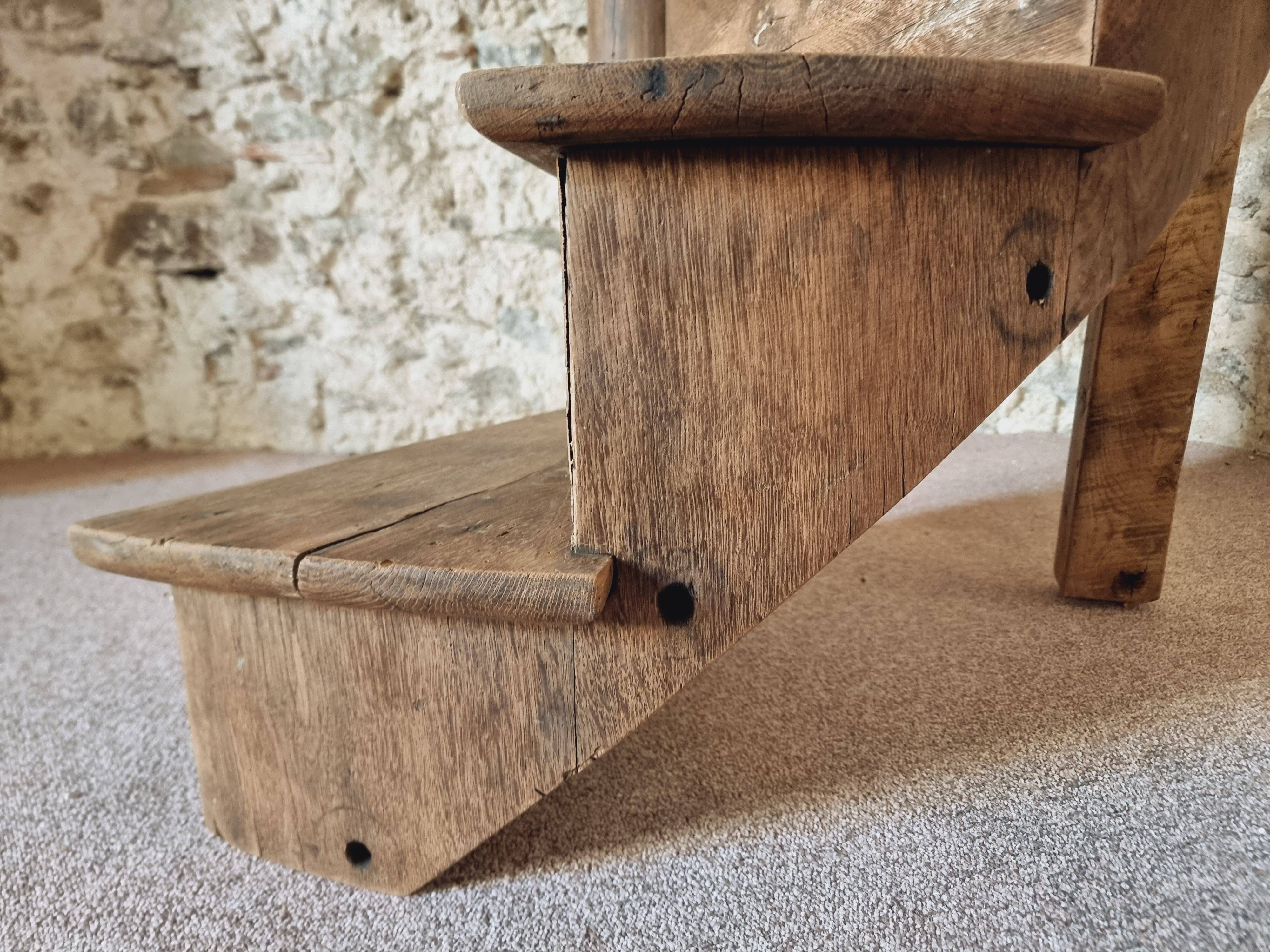 Segment of a spiral staircase in solid oak, early 19th century.