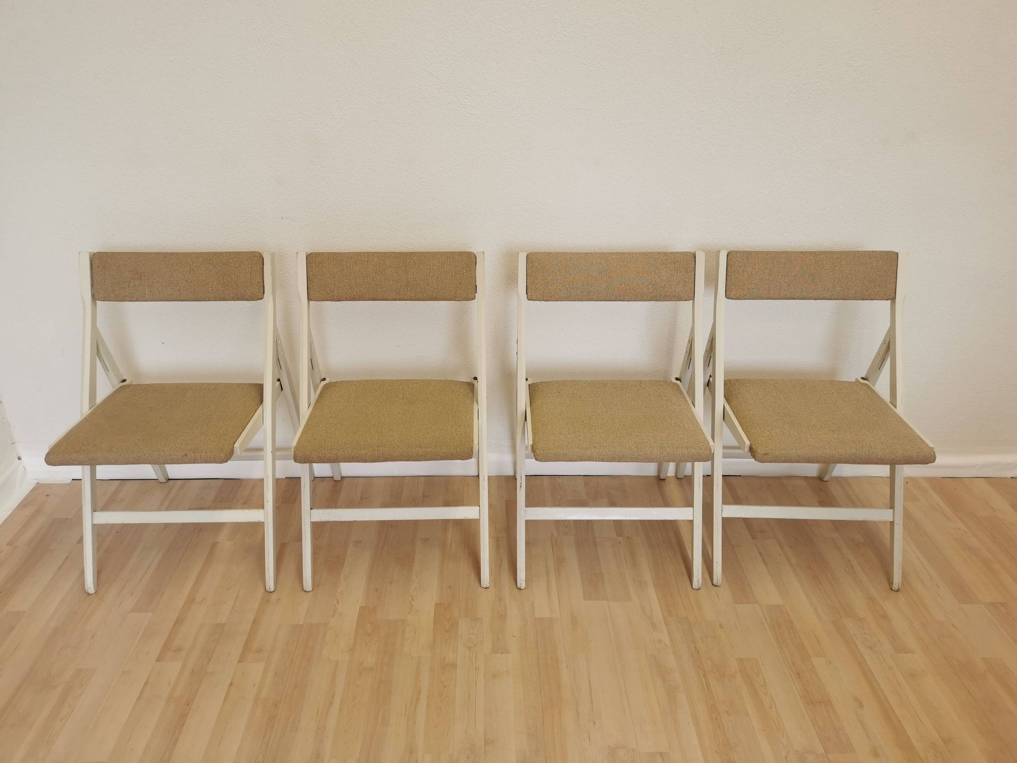 Set of 4 Vintage Wooden Folding Lounge Chairs: Beige Fabric, STOL Kamnik 1970