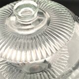 Presentation dish with transparent glass bell