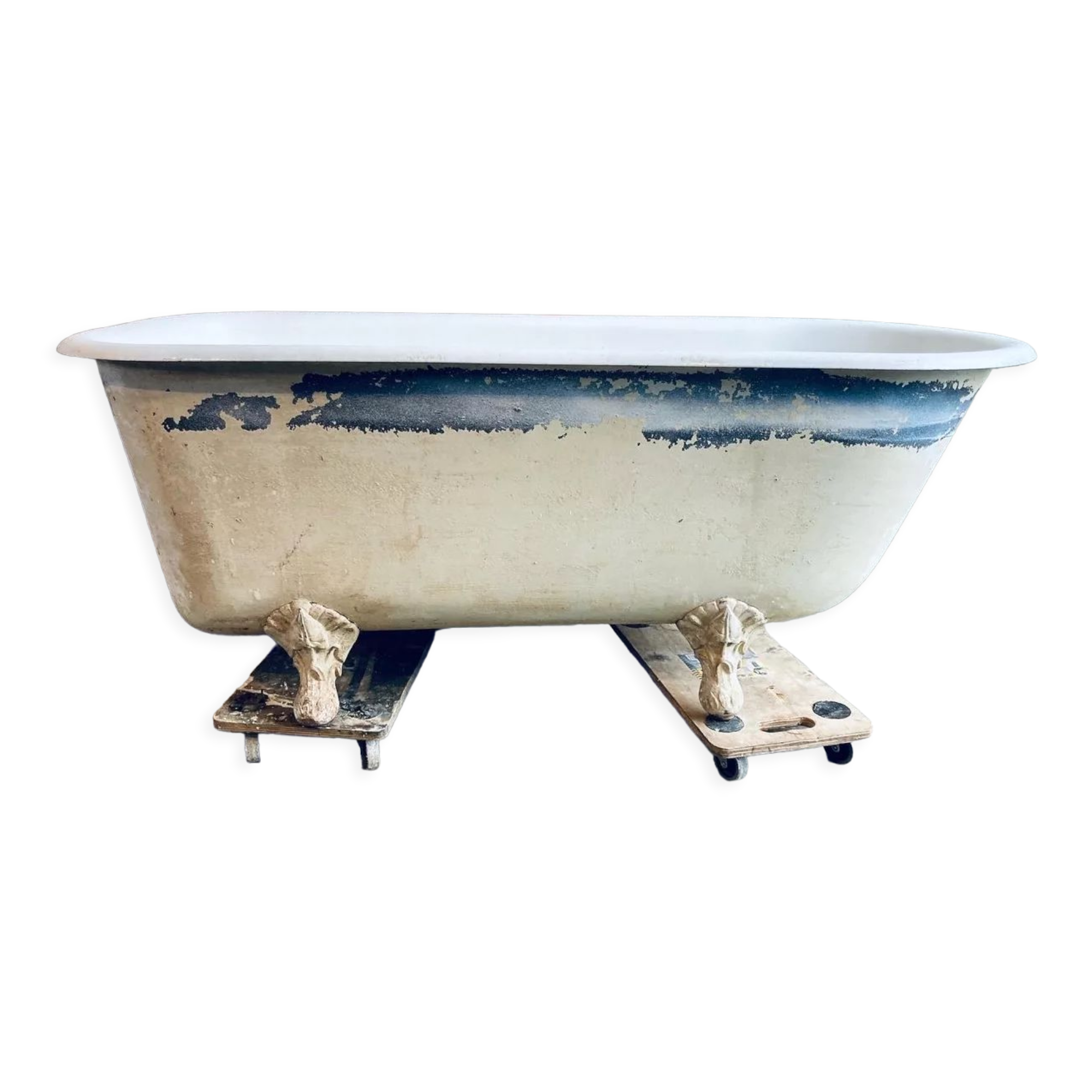 Cast iron bathtub eagle's feet