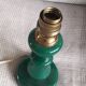 Pied de lampe en verre de couleur vert