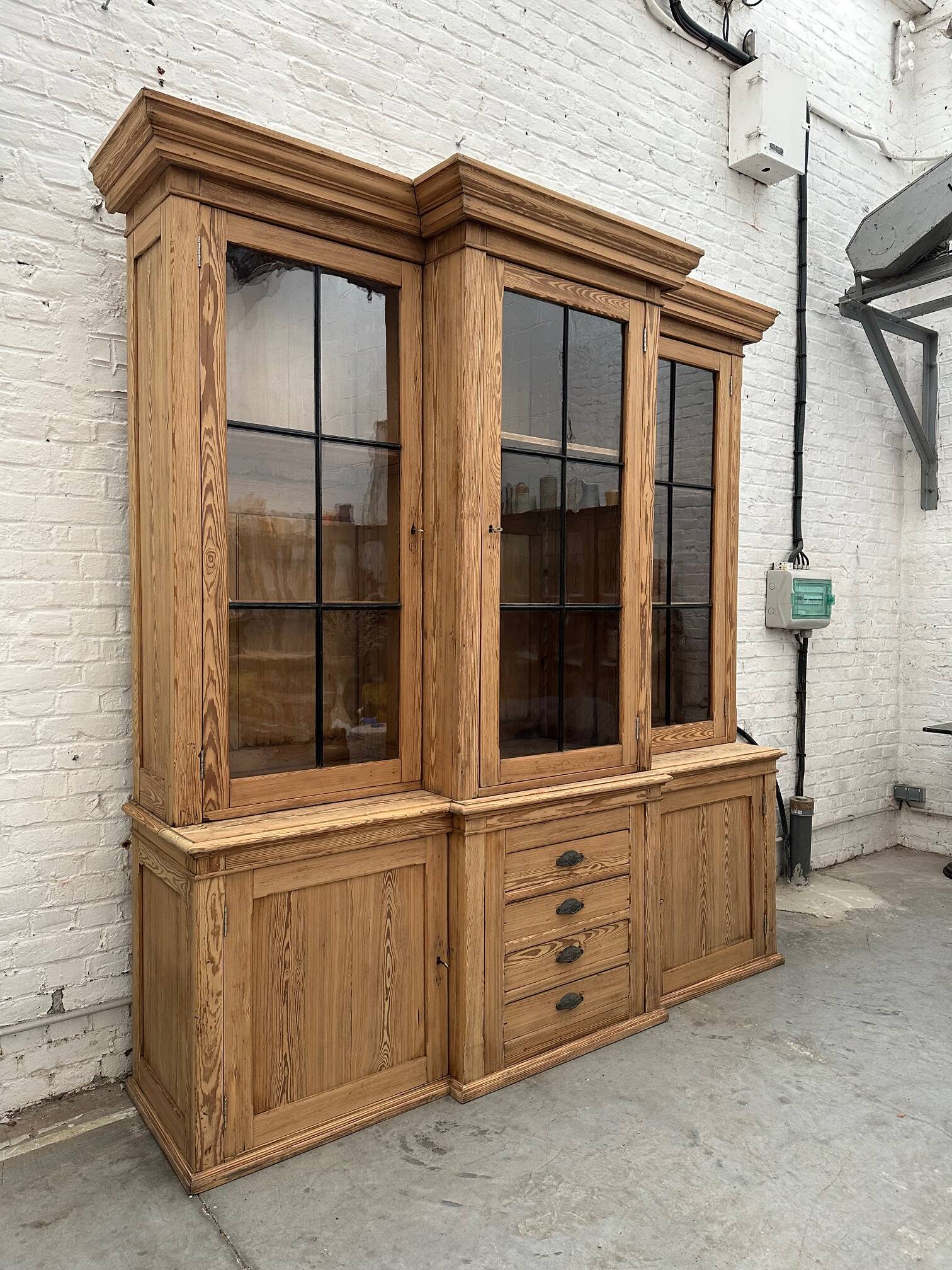 Masterful exhibition showcase from the early 20th century