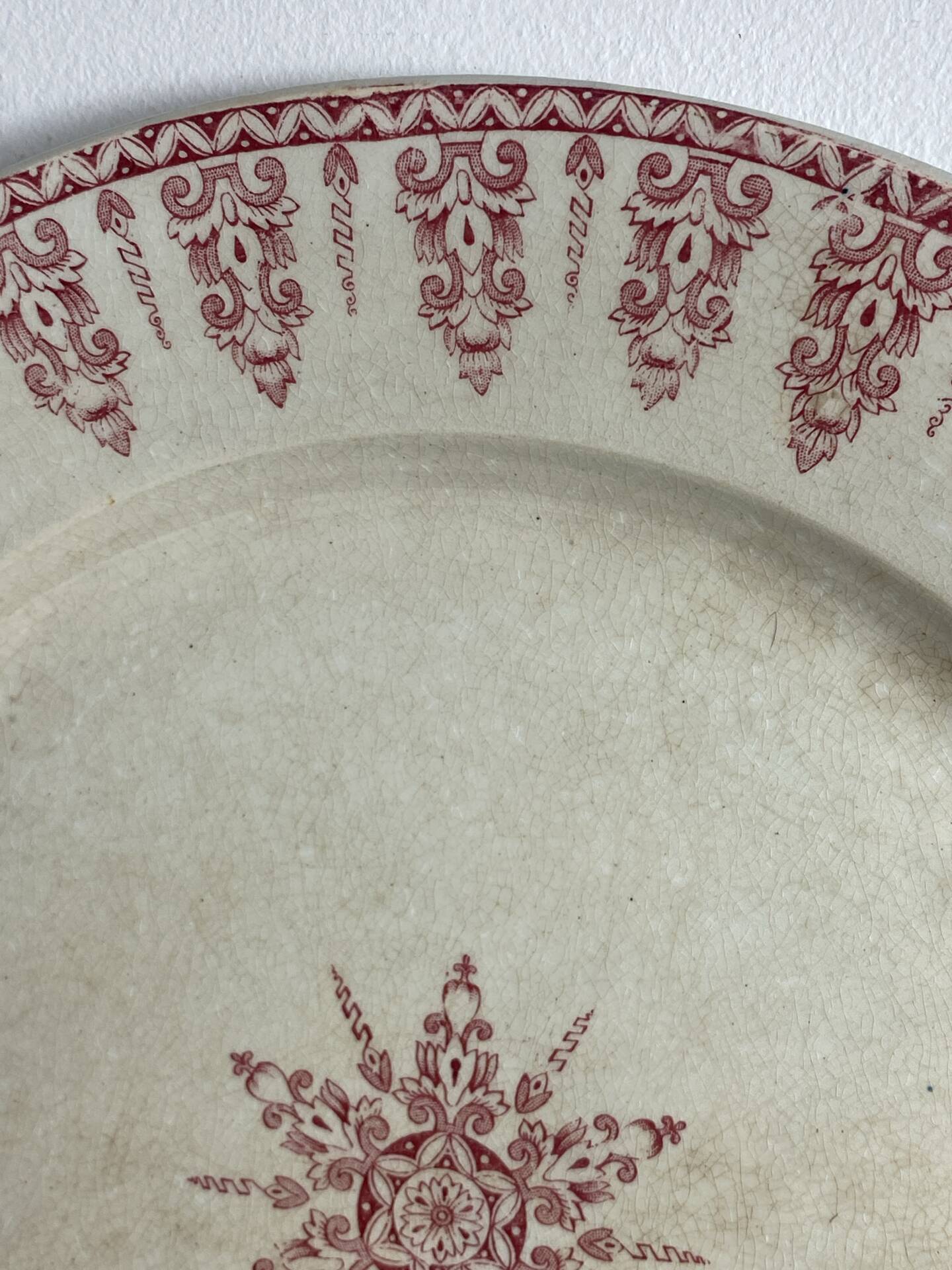Plat, terre de fer, collection Annam de Gien 