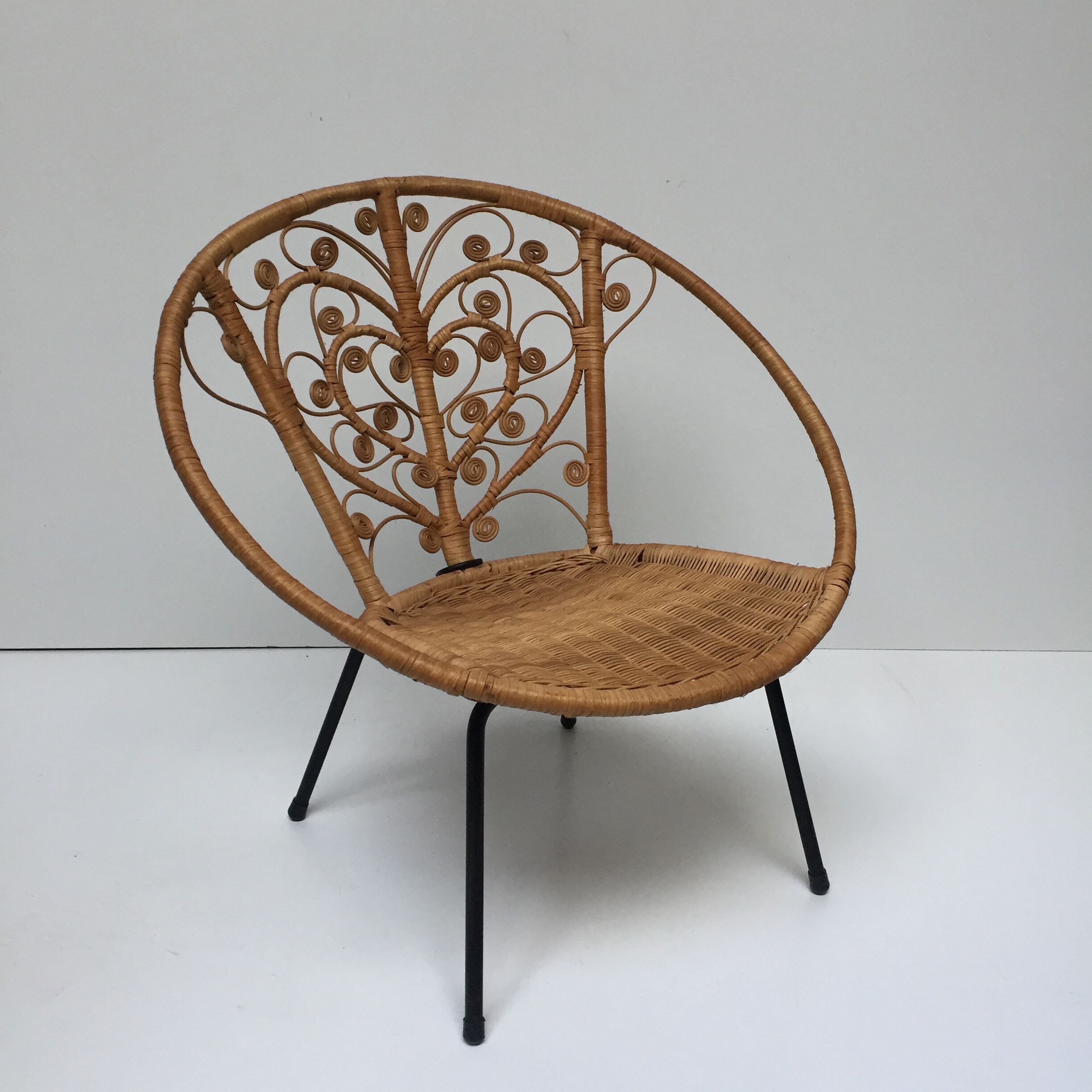 Vintage Bohemia volutes rattan chair