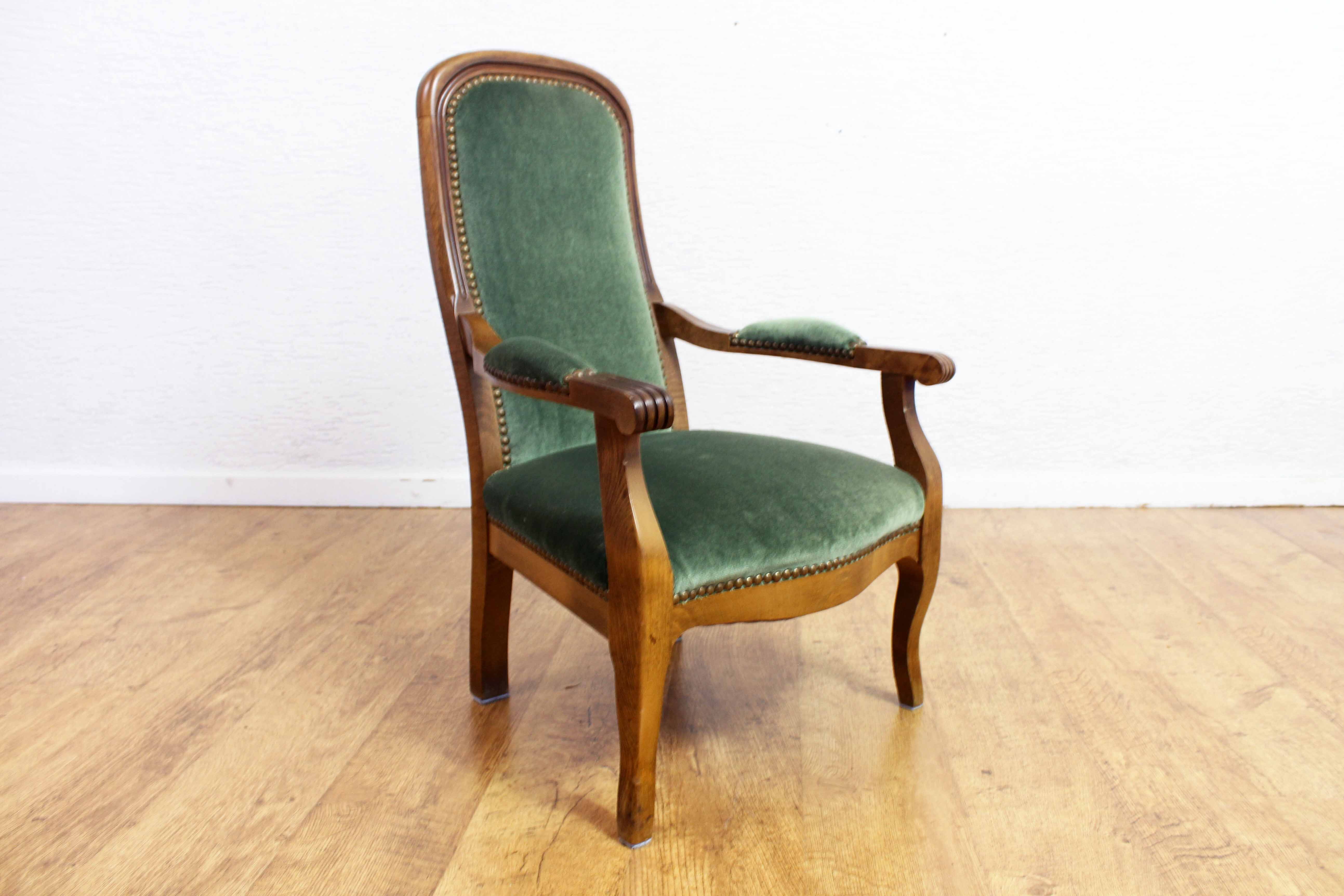 Armchair voltaire child