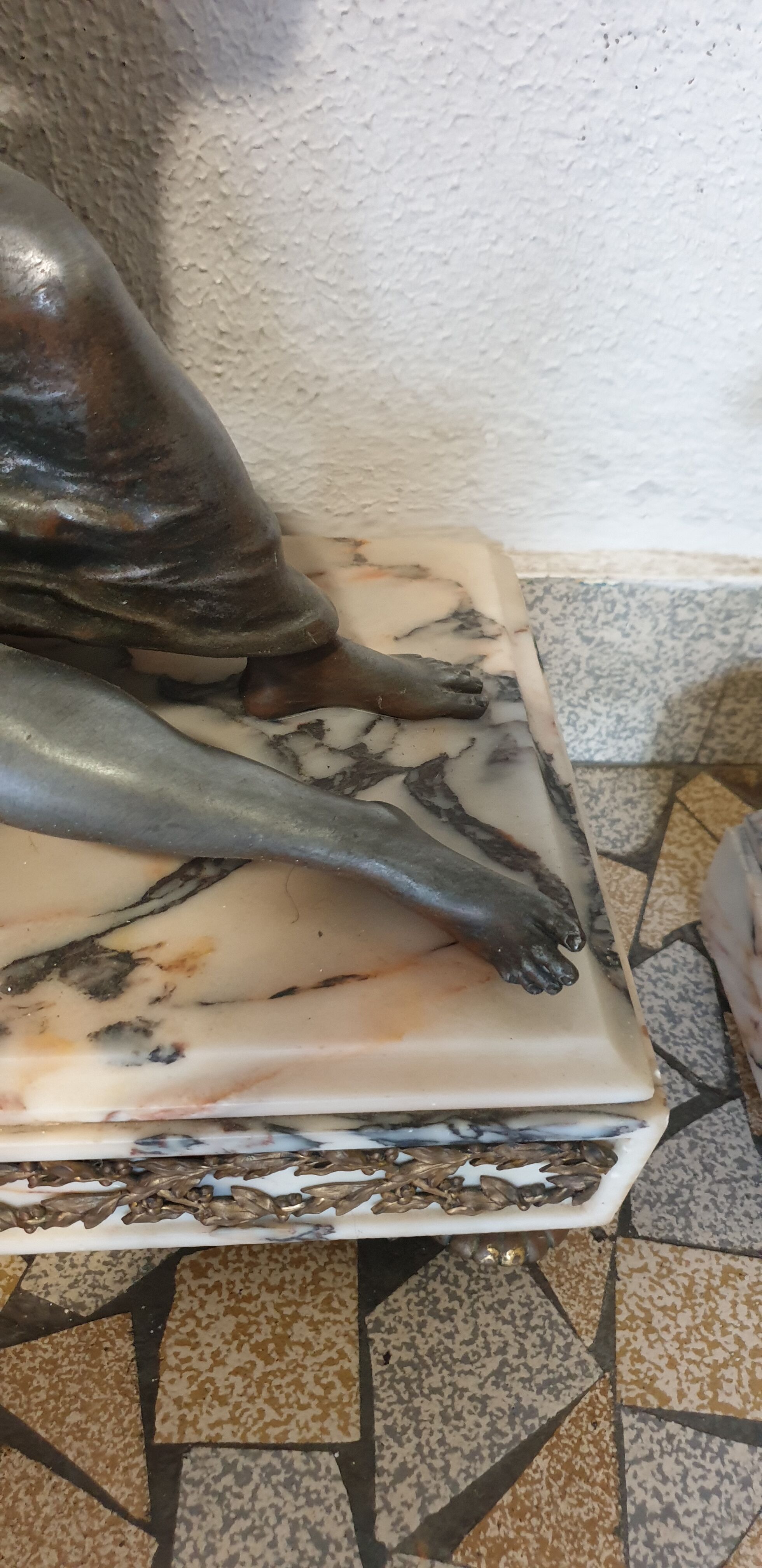 Pendulum allegory music