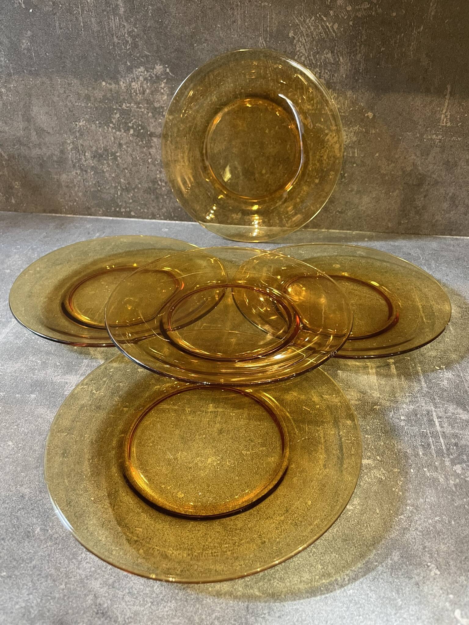 5 small amber glass plates Vereco