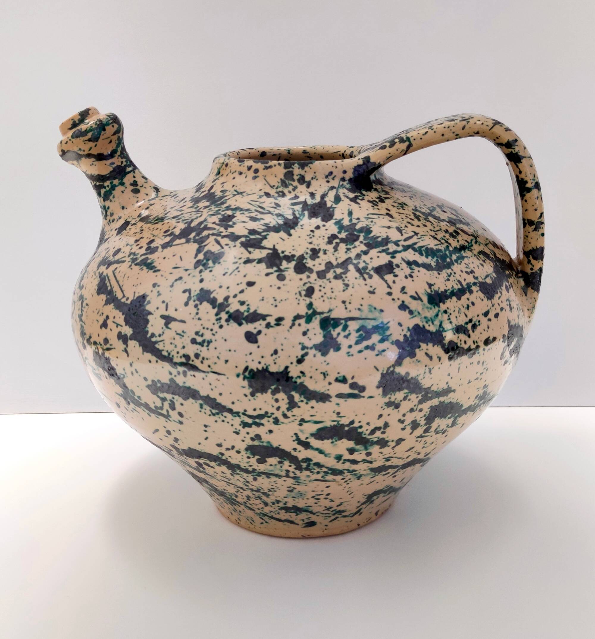 Vase vintage en terre cuite laqué et peint à la main beige et vert, Deruta