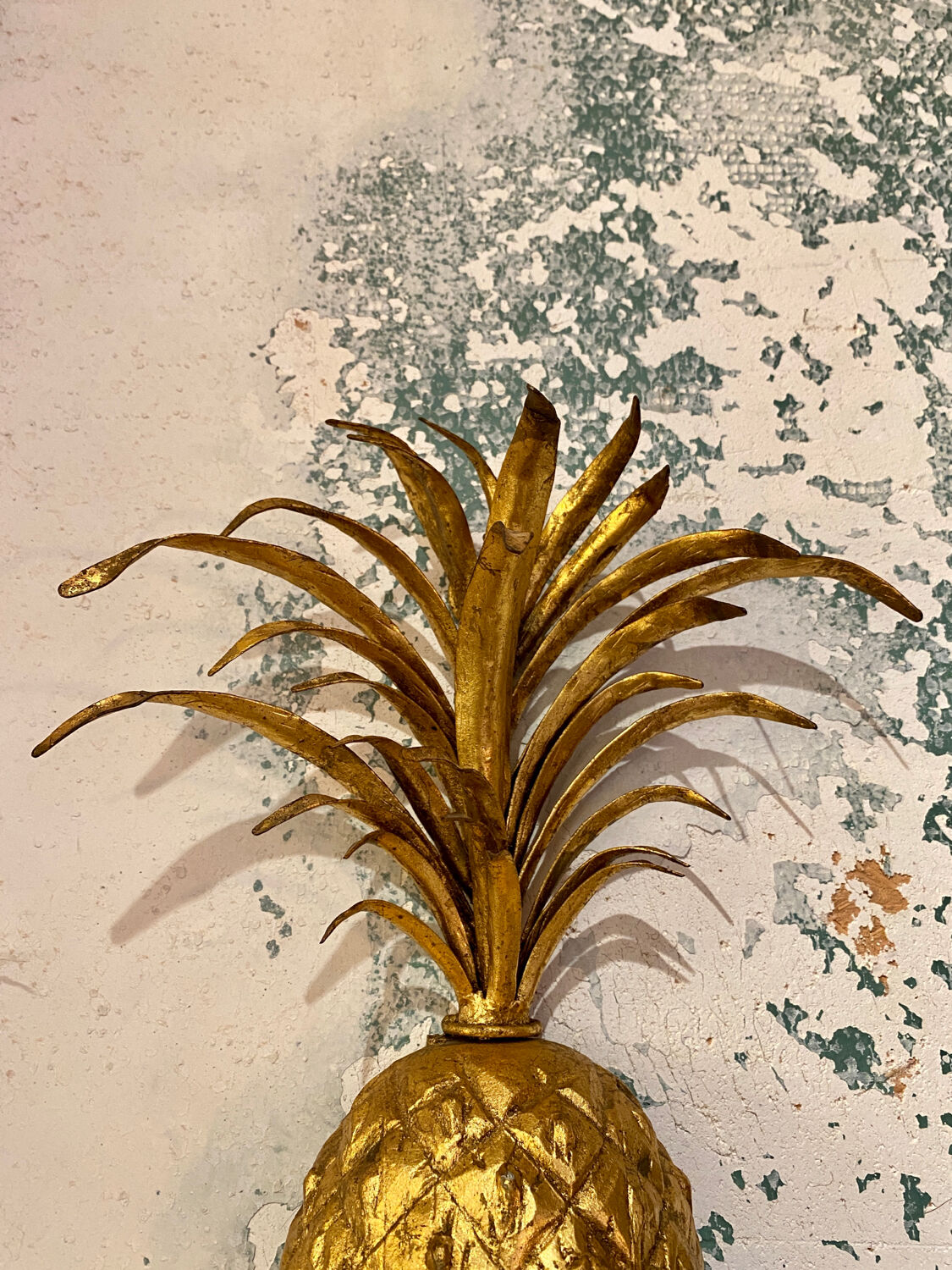 Hollywood regency pineapple wall lamp