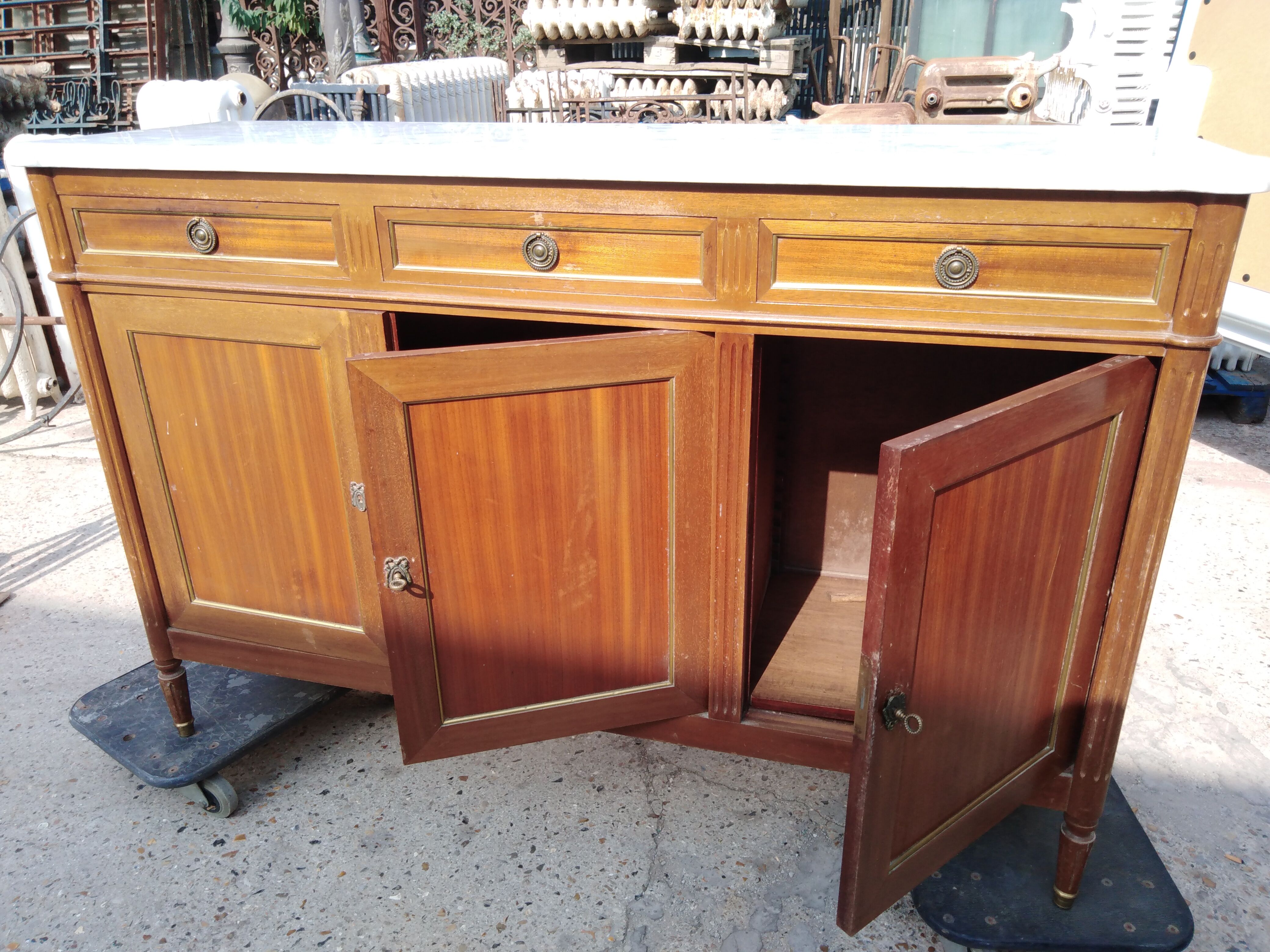 Small mahogany buffet on marble, Louis XVI style, 60s, in its juice!