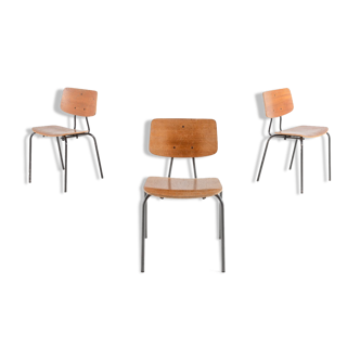 Set de 3 chaises d'école danoise années 1960