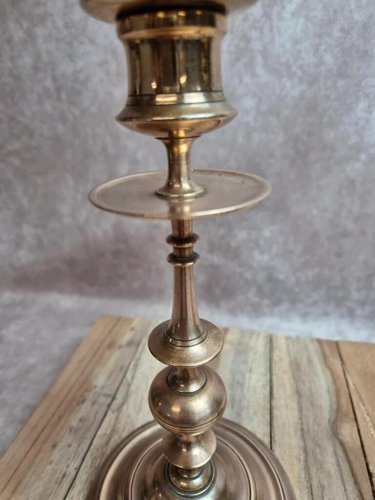 Pair of antique brass candlesticks – Classic and timeless elegance