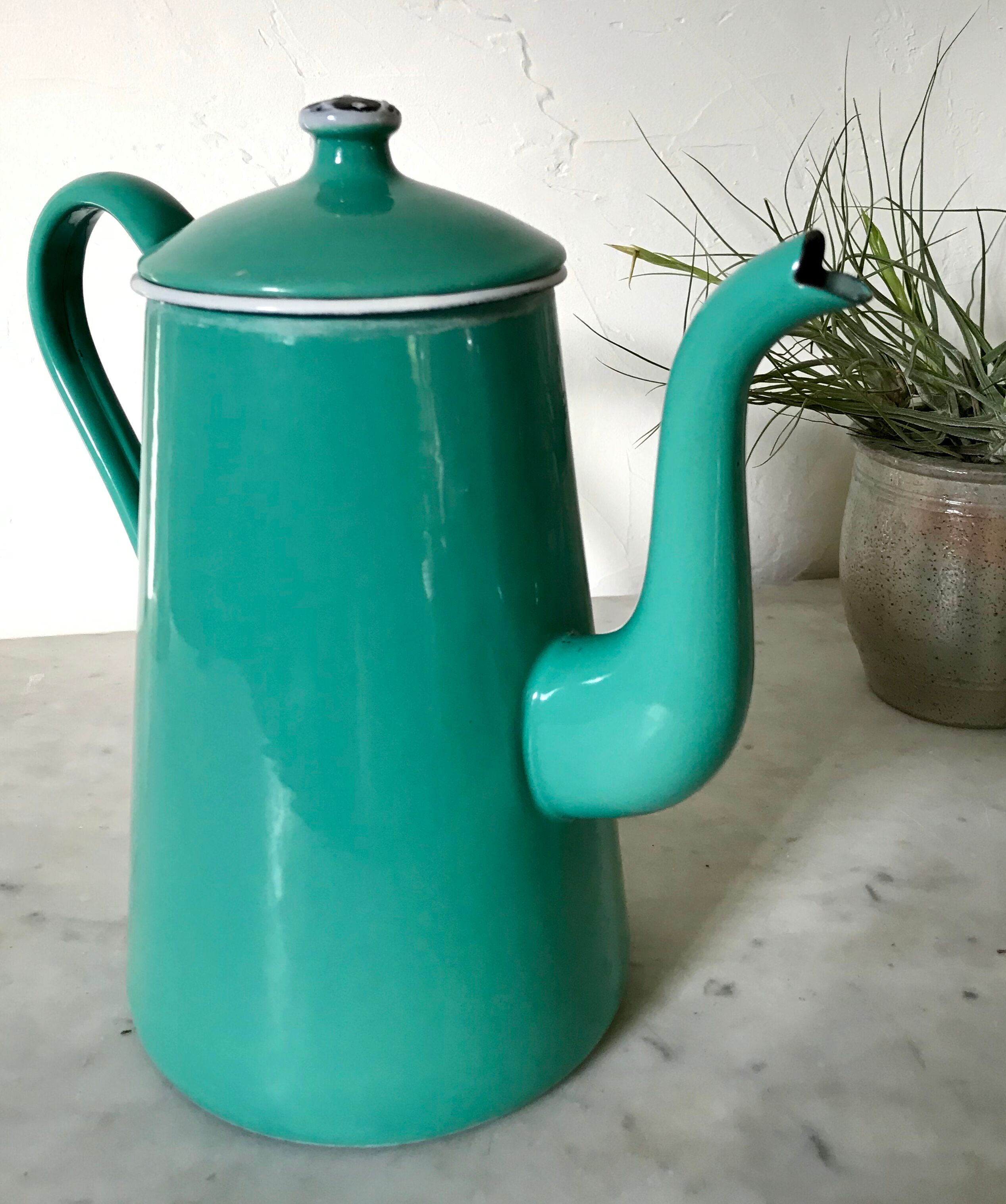 Vintage coffee maker in enamelled sheet metal