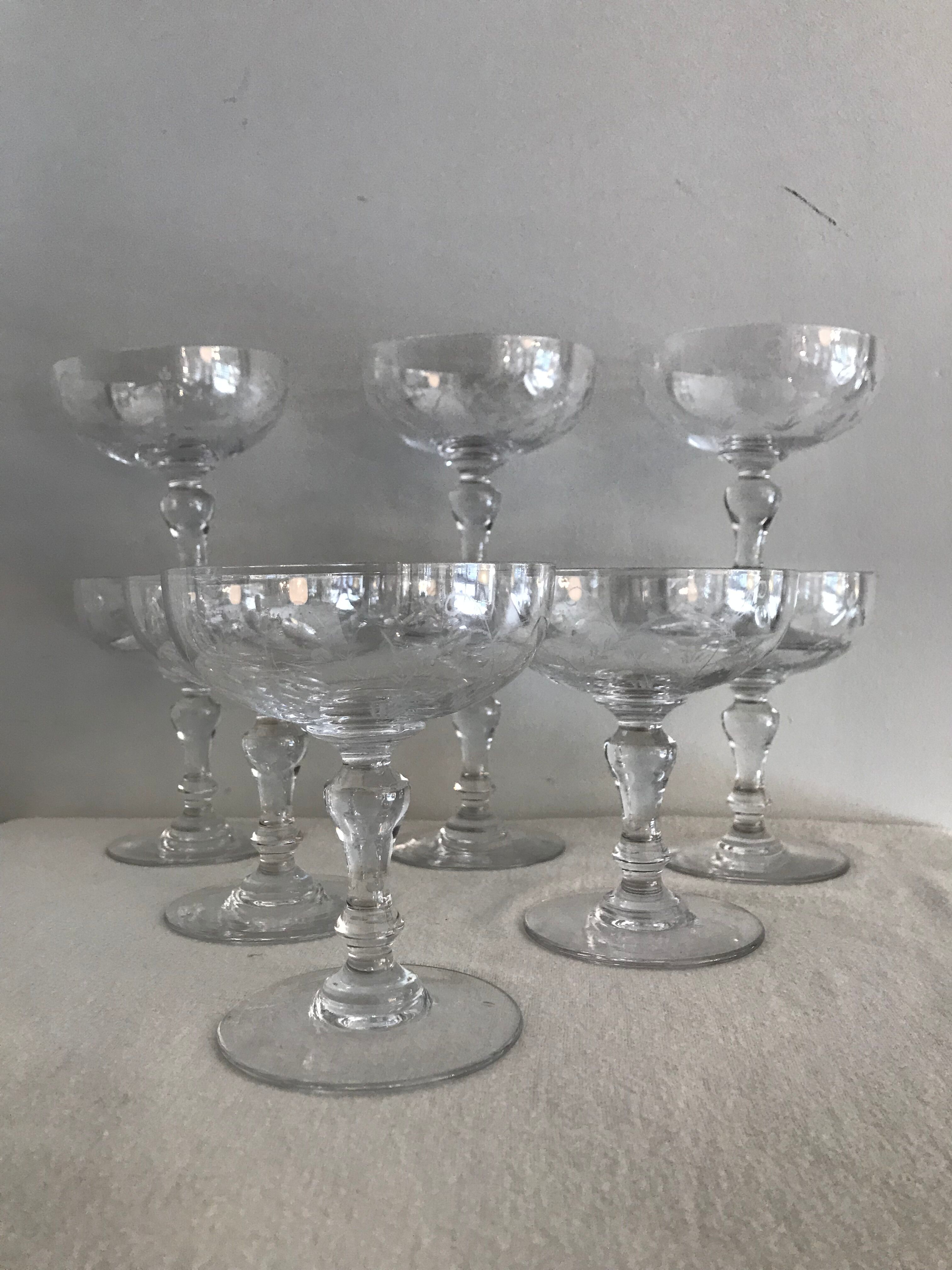 Lot of 9 champagne glasses in cut crystal engraved 1930