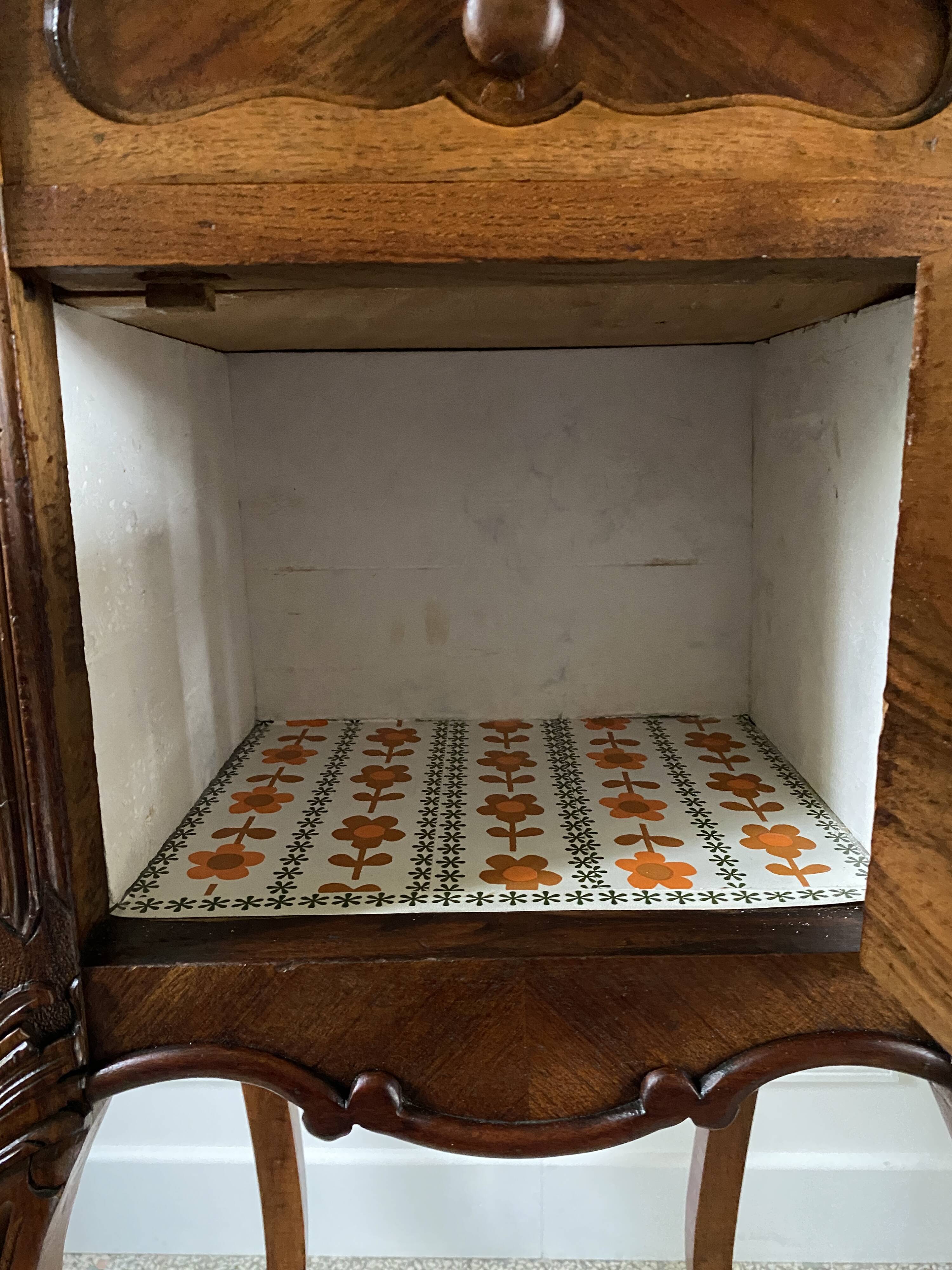 Bedside table / bedside table in veneered wood, molded and carved with foliage Louis XV style