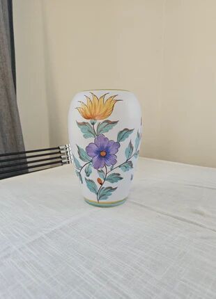 Vintage vase Flora Gouda Holland - Model Viola hand-painted