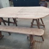 Table ancienne sur tréteaux