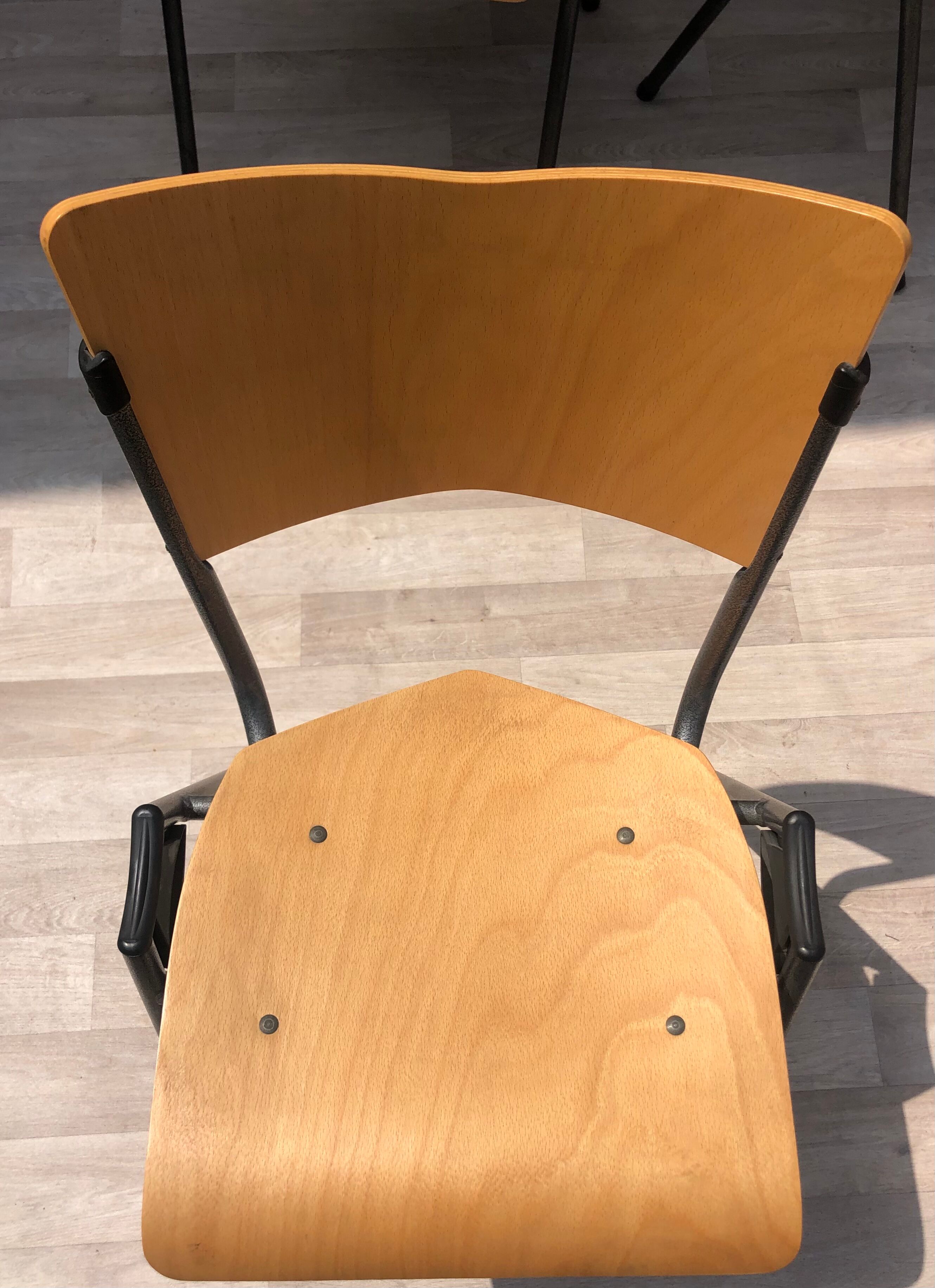 Set of 4 chairs design in wood