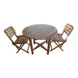 Table and 2 folding garden chairs in natural wood