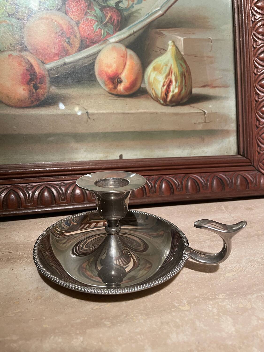 Silver metal thumb candle holder