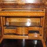 Louis Philippe period secretary in walnut veneer, 19th century.