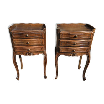 Paire de tables de chevet style Louis XV en chêne