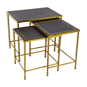 Tables gigognes en laiton et skaï, années 50