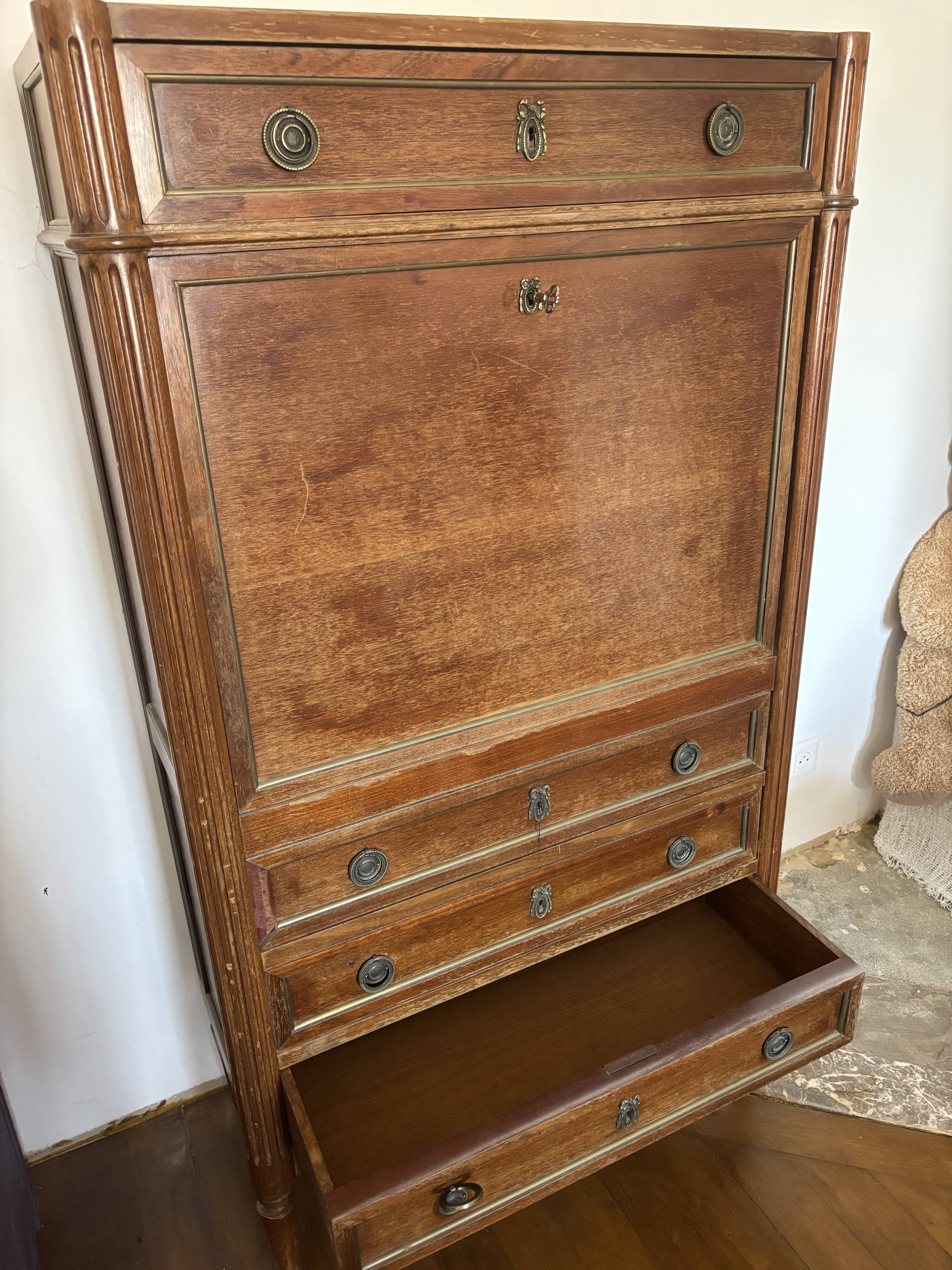 Secrétaire Louis XV en bois massif