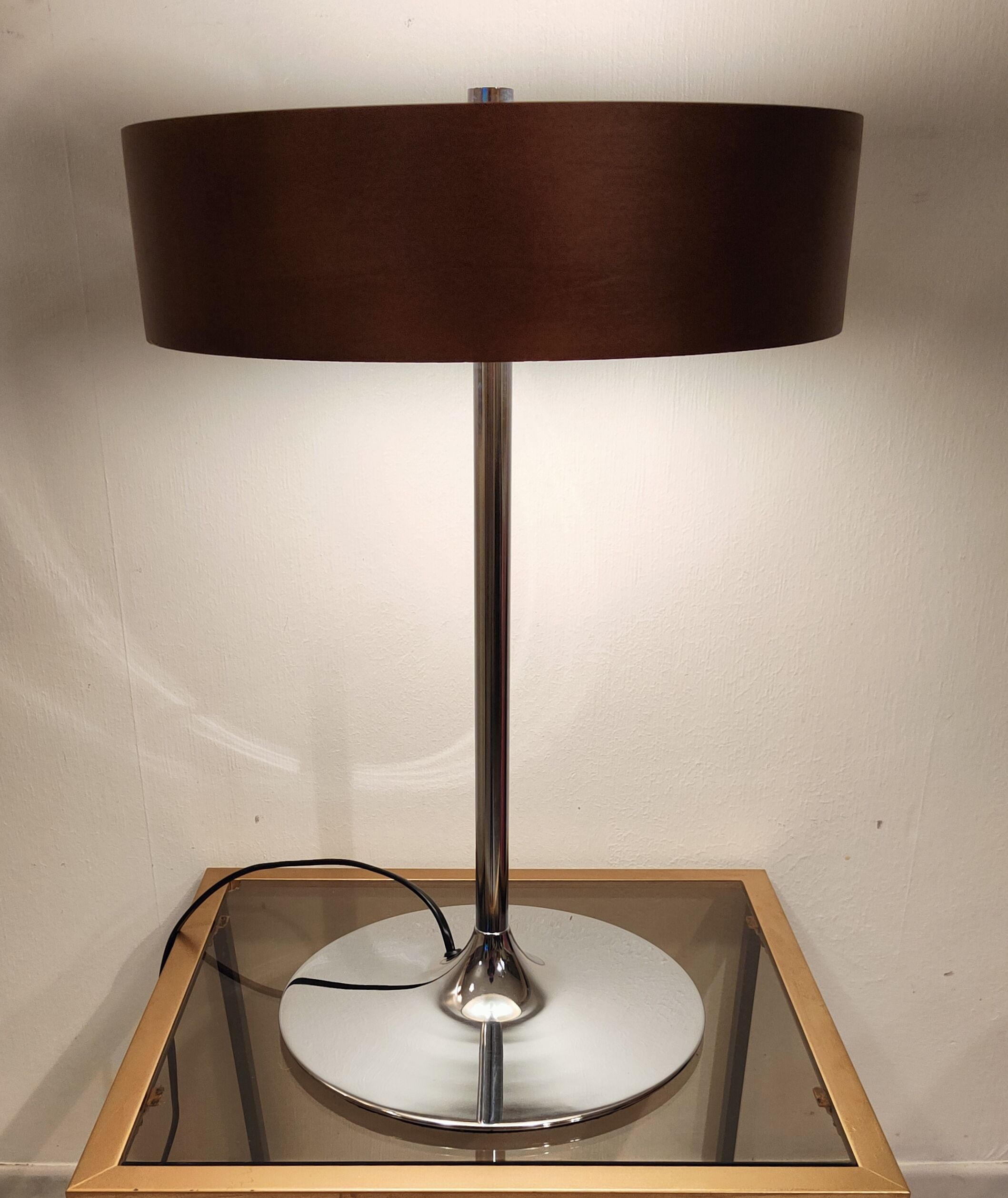 Retro lamp foot tulip and wooden lampshade