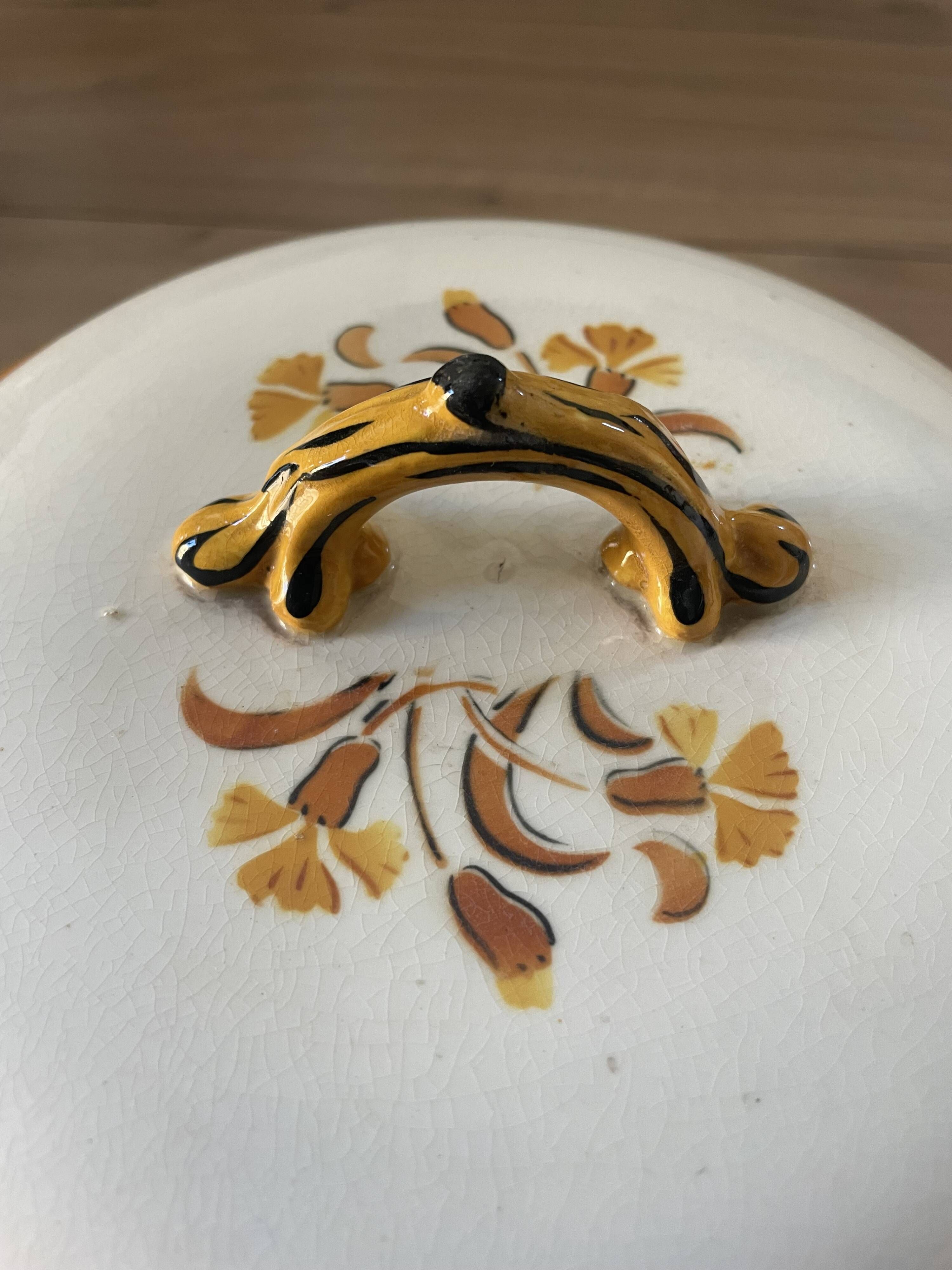 Antique soup tureen Creil and Montereau model "Oeillet"