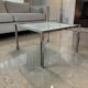 Table basse vintage chromée avec plateau en verre