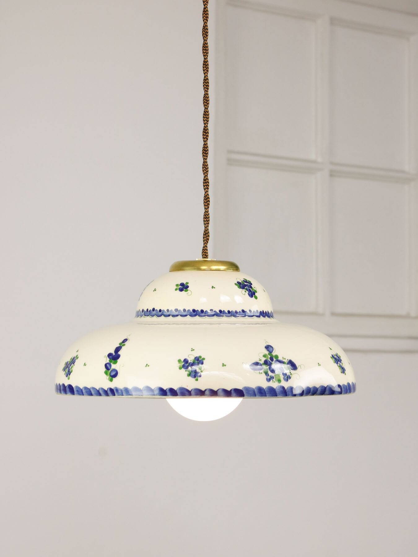 Lampe pendentive vintage en céramique et laiton faite à la main