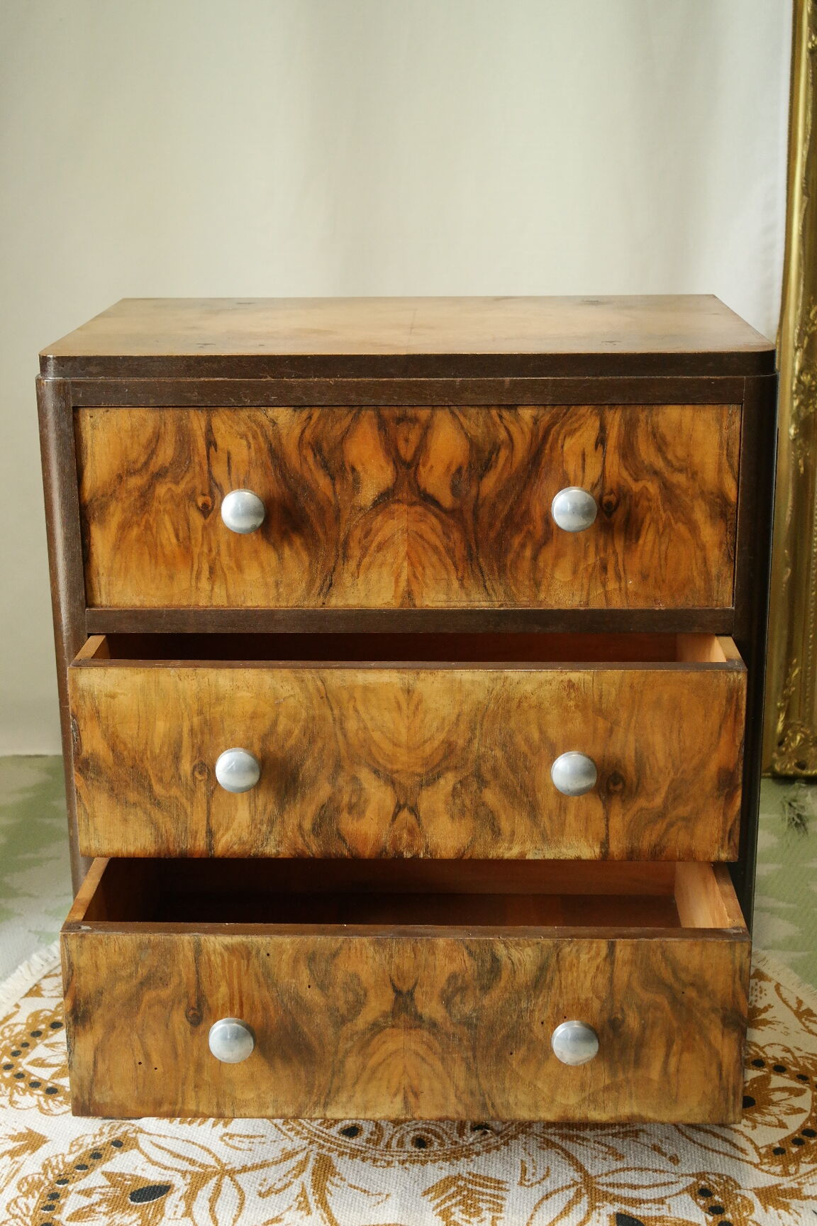 Commode art déco en noyer