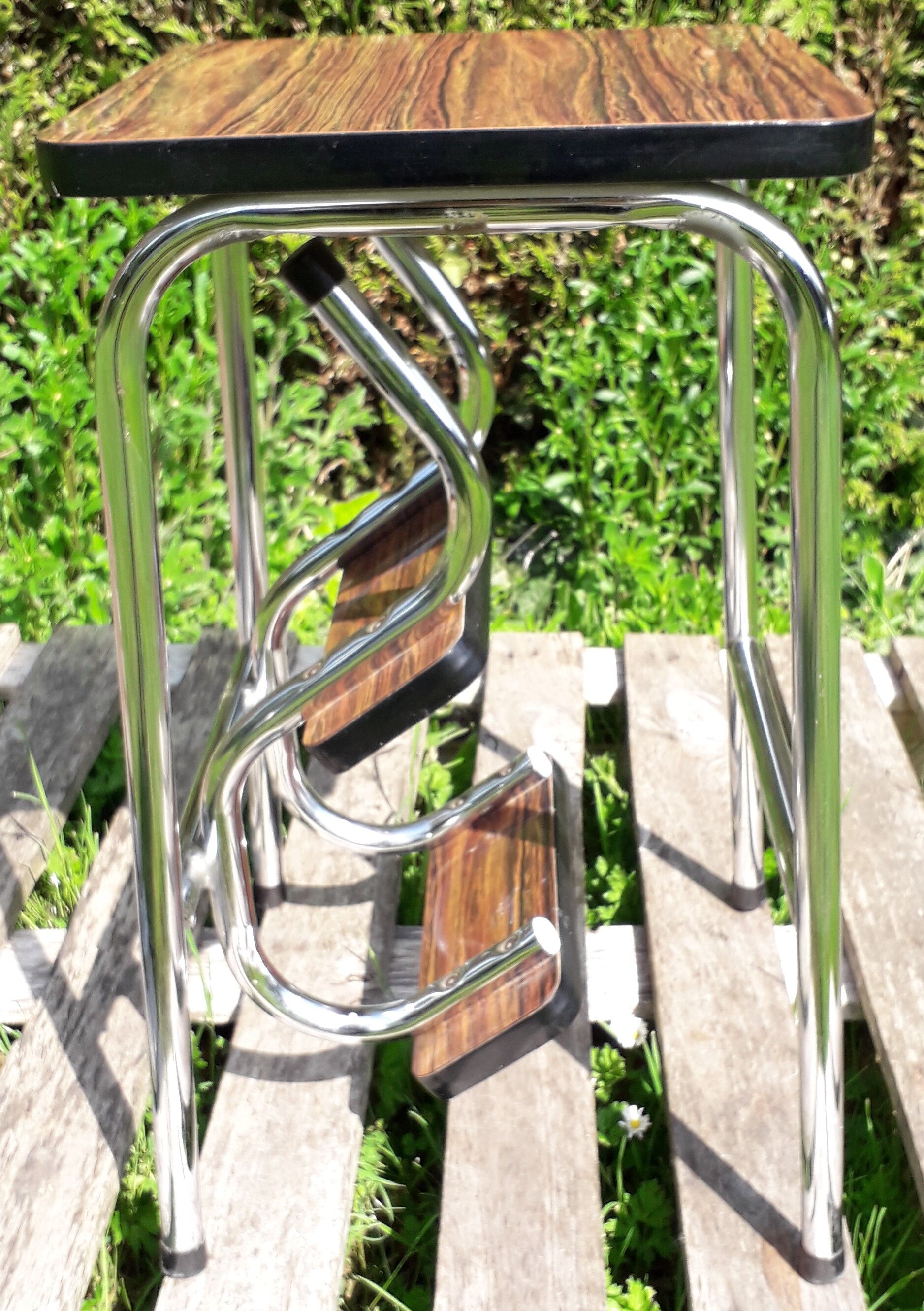 Stool with 3 steps brown
