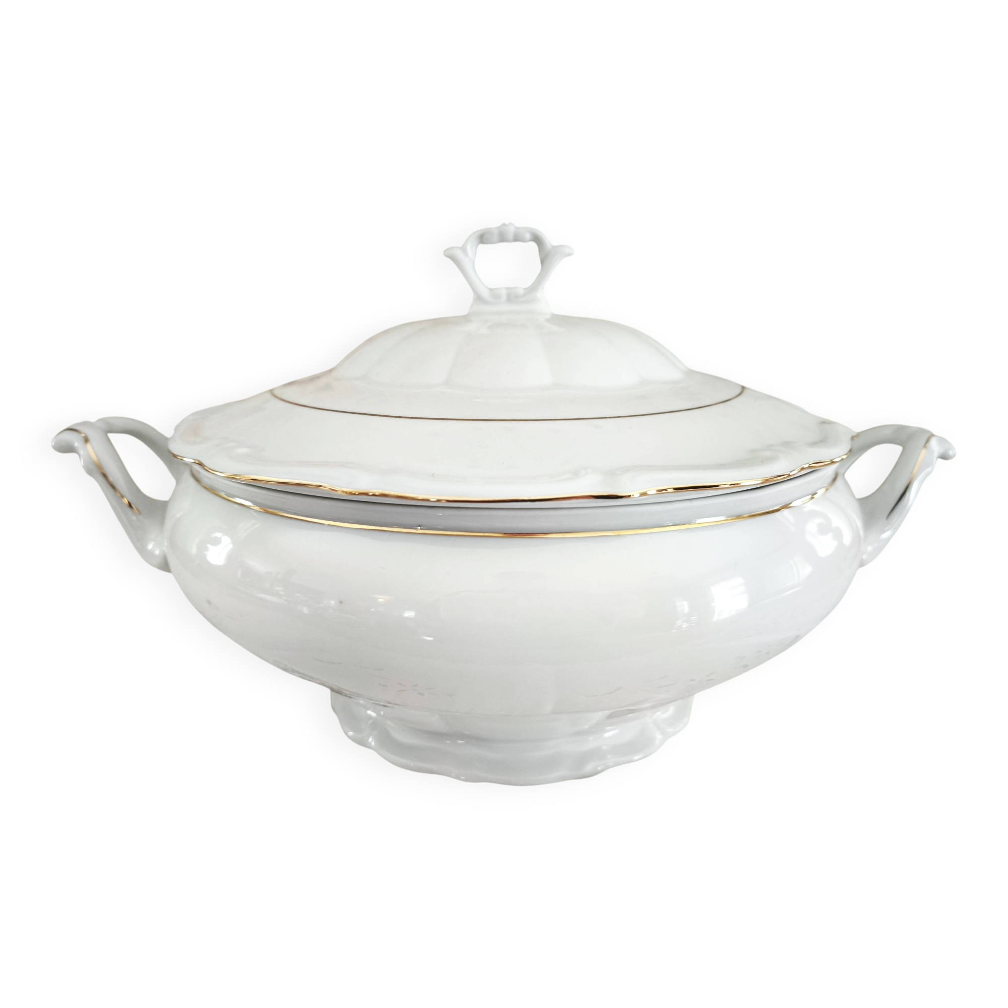 Porcelain soup tureen, white manufacture with double gold line, hand-painted.