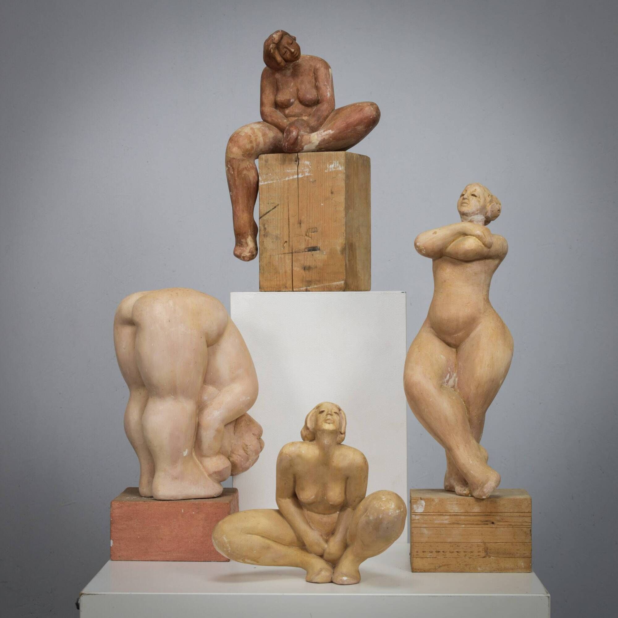 Group of four female sculptures by Francine Govers, Netherlands, 1990s
