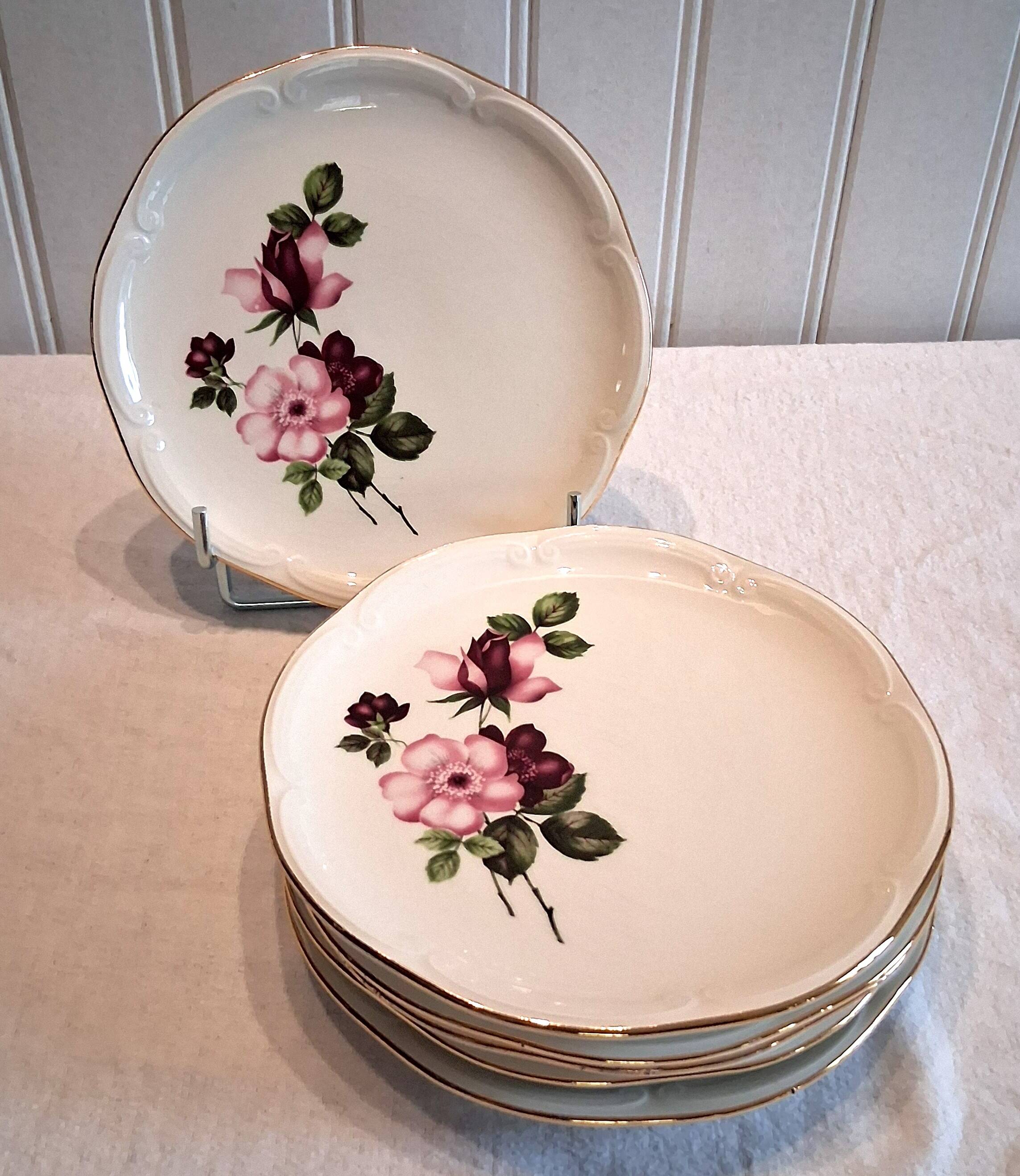 6 dessert plates from Gien model "Chinon" in very good condition.